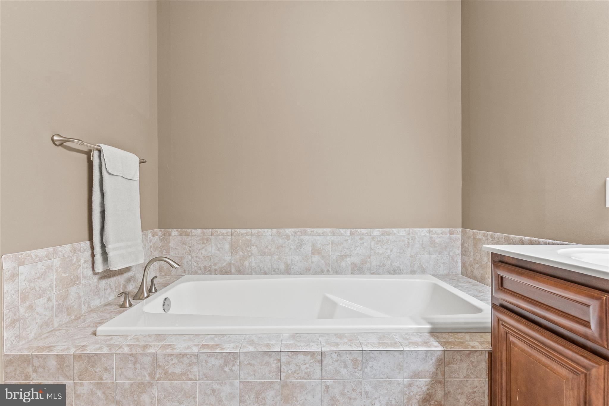 JACKSON HEIGHTS - Residential