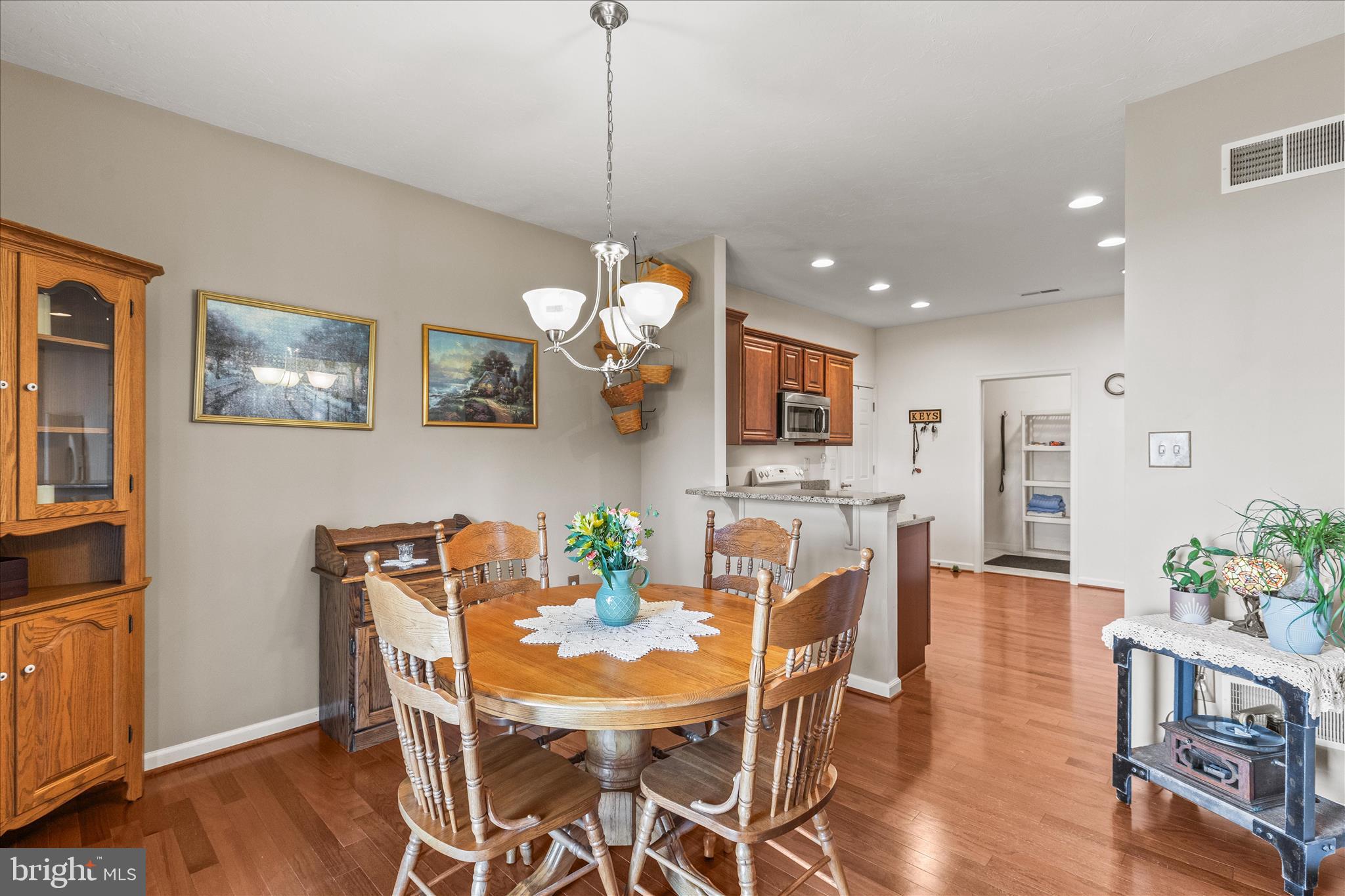 JACKSON HEIGHTS - Residential