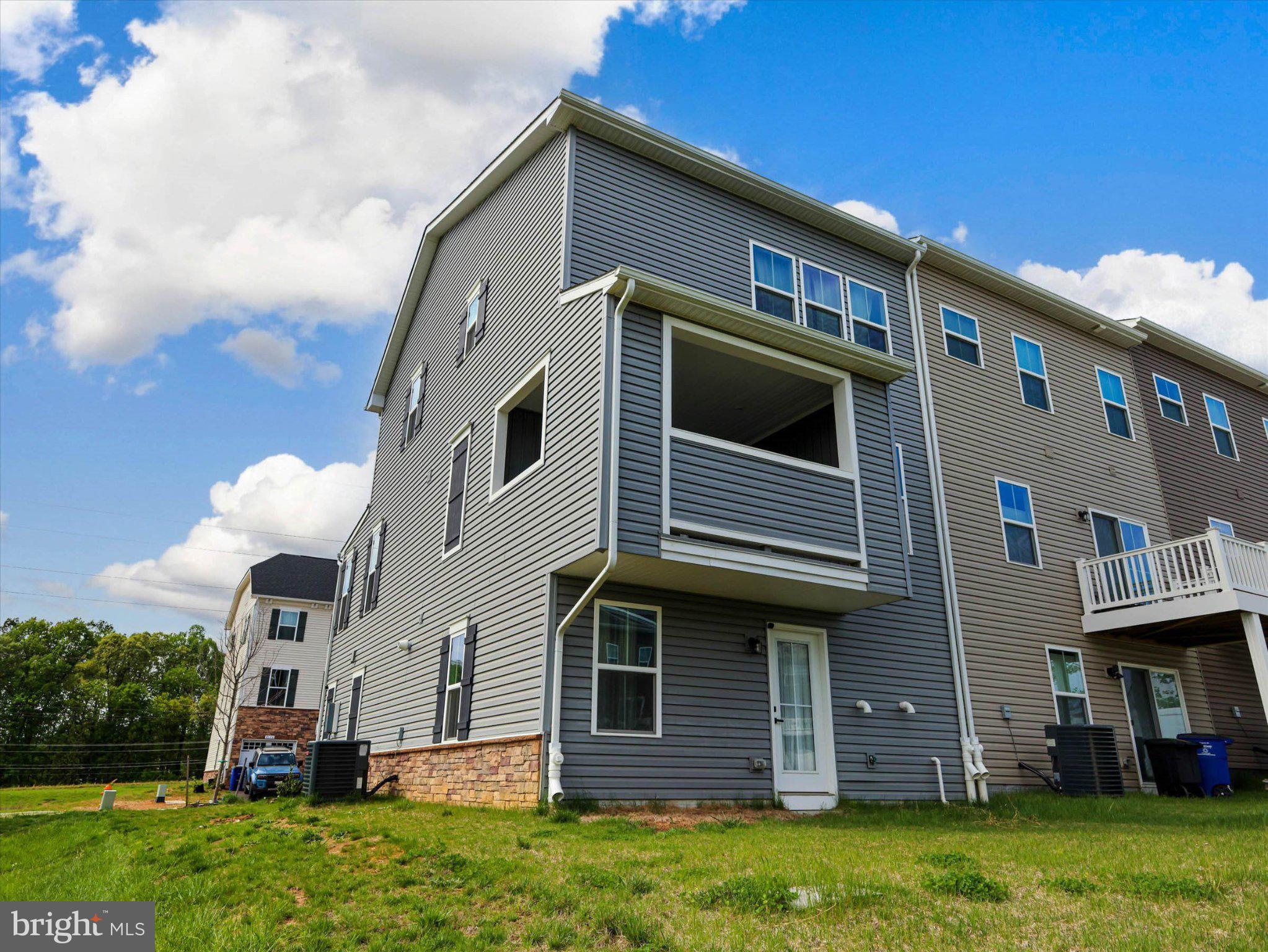 WELLINGTON FARMS - Residential