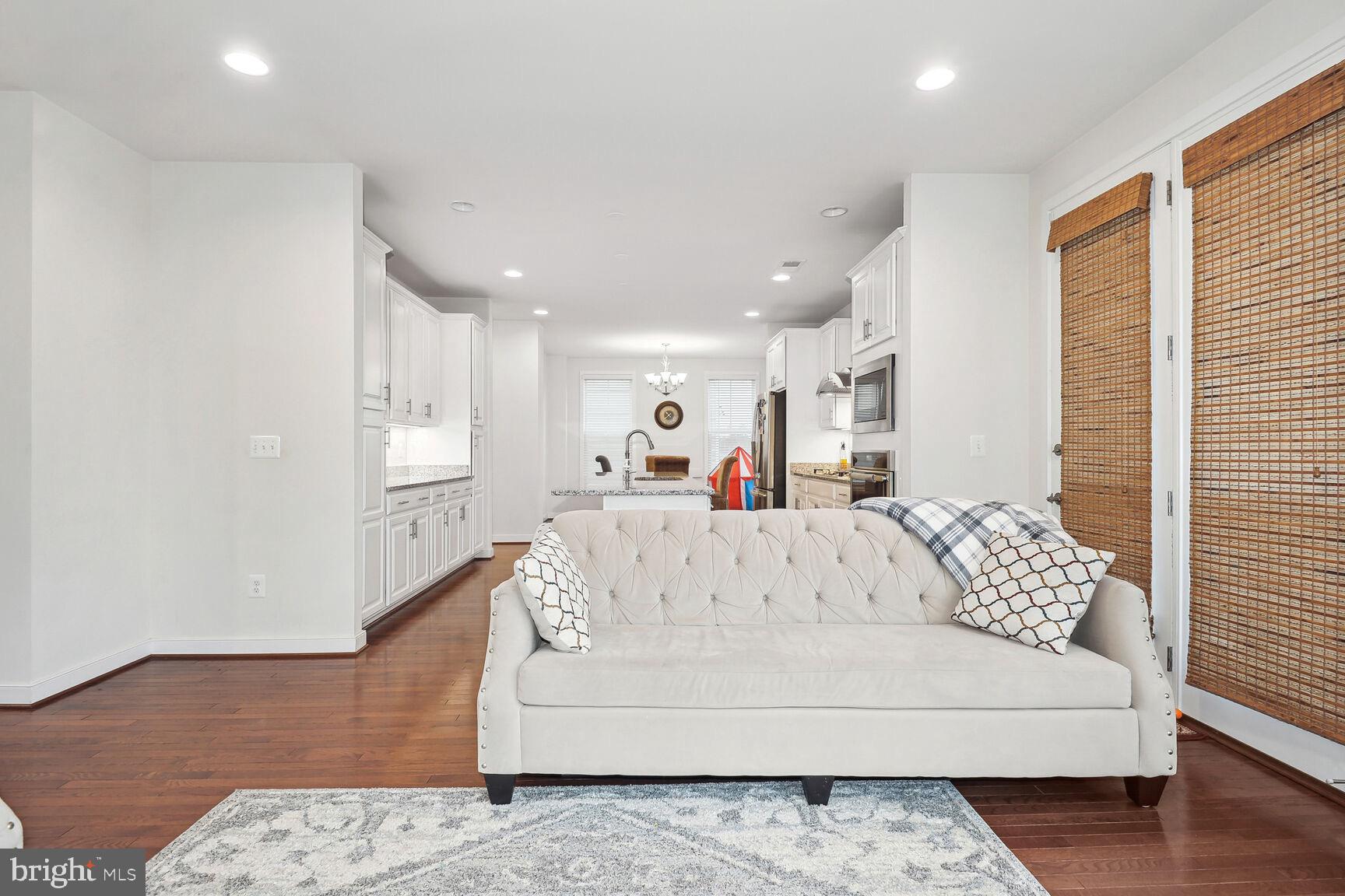 PROSPERITY PLAINS - Residential Lease