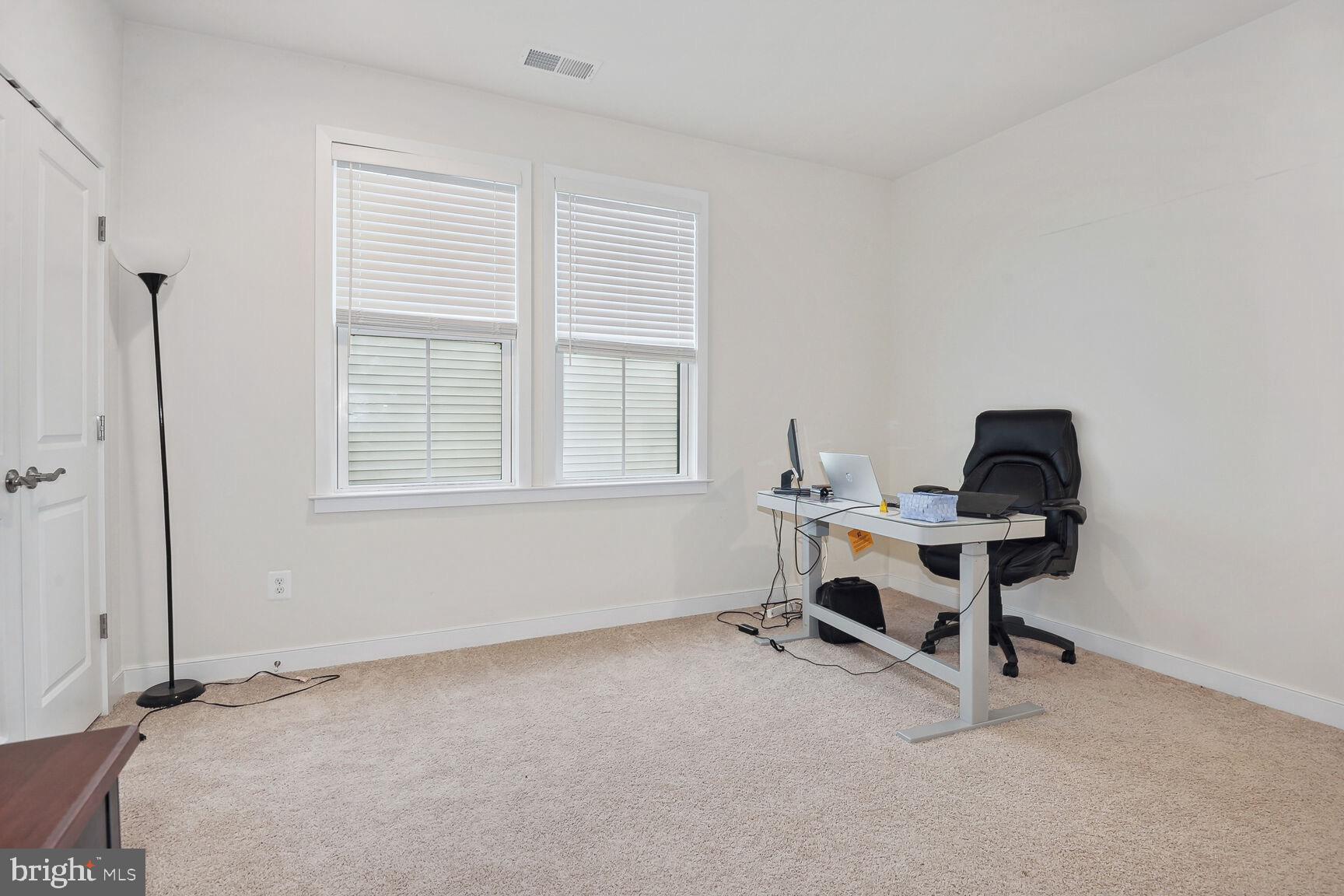 PROSPERITY PLAINS - Residential Lease