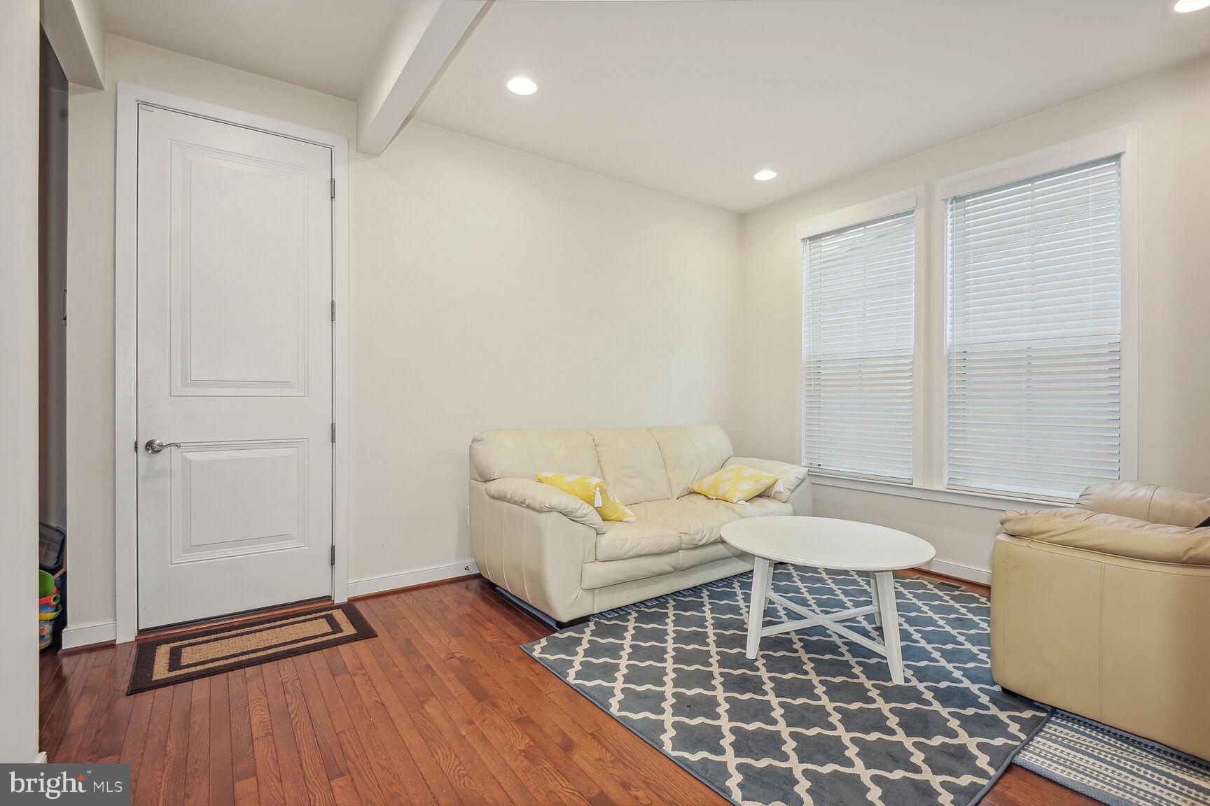 PROSPERITY PLAINS - Residential Lease