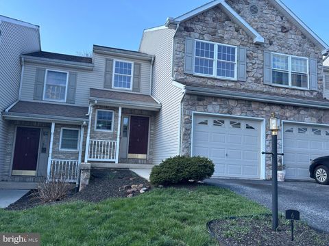Townhouse For Sale - 6 Fargreen Court #1C<br/> York County, ETTERS, PA 17319