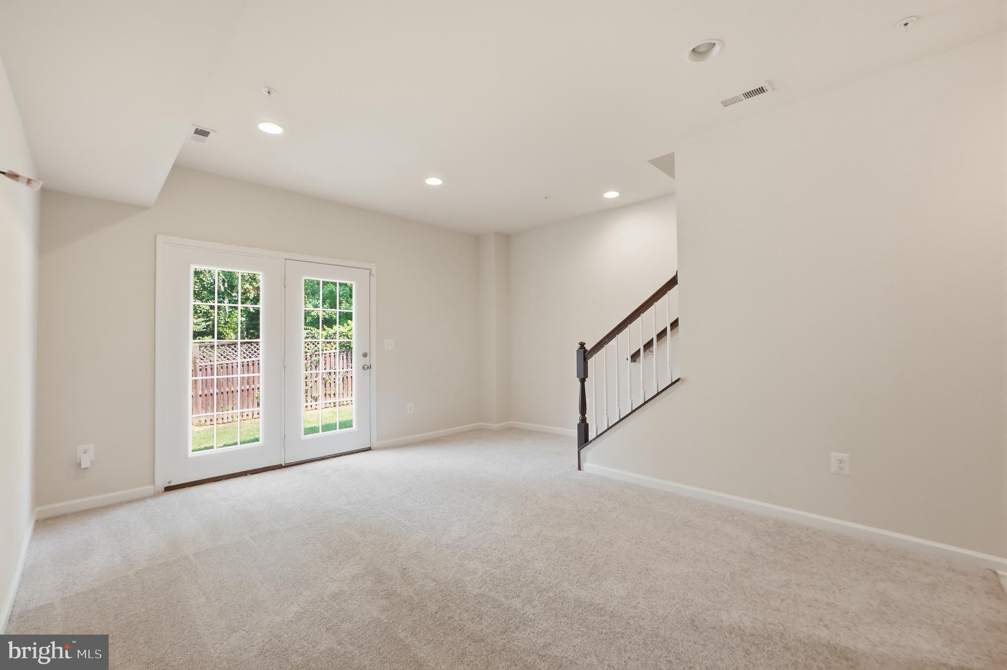 8132 HOLLOW COURT