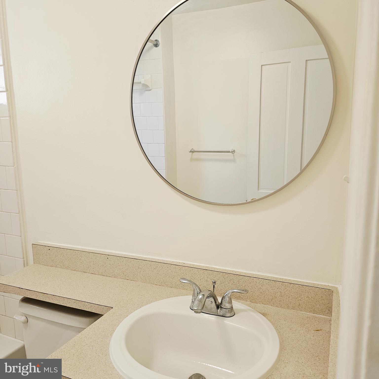 GRADUATE HOSPITAL - Residential Lease