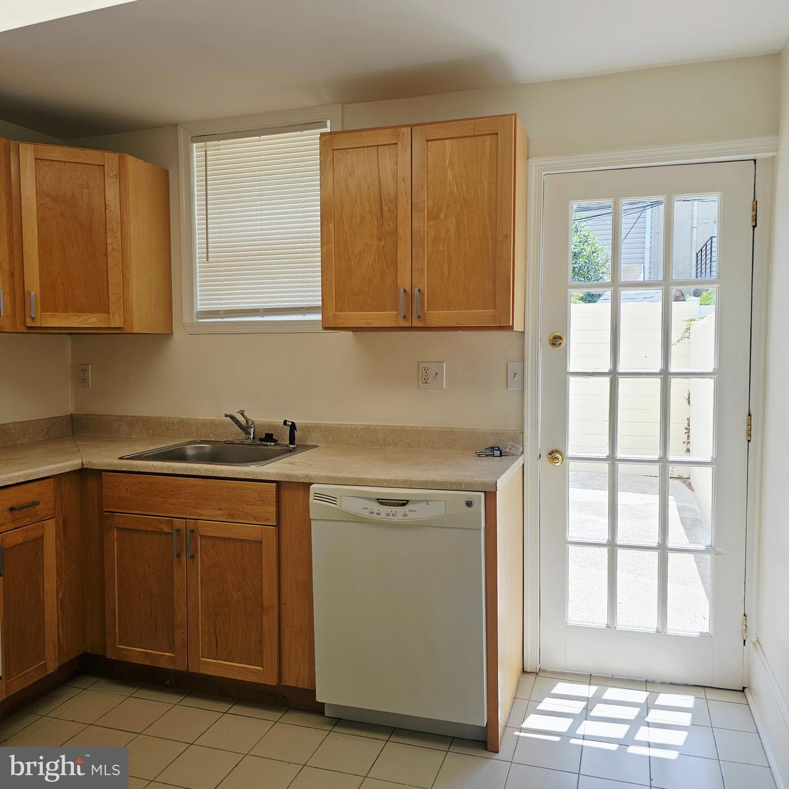 GRADUATE HOSPITAL - Residential Lease