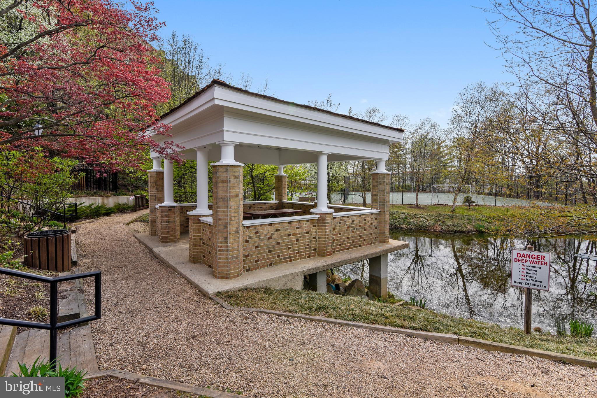 ROTONDA - Residential Lease