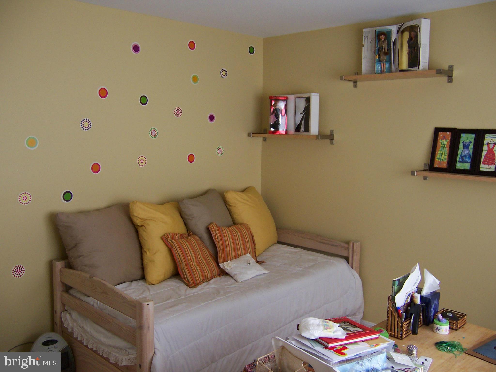 TREEVIEW ESTATES - Residential Lease