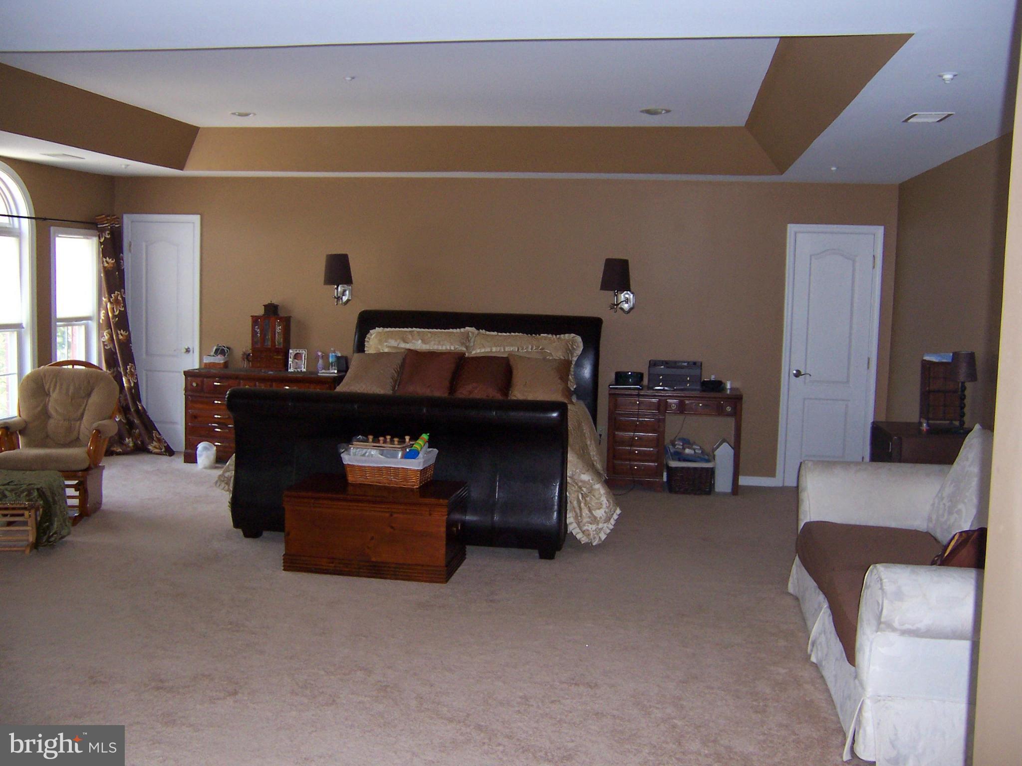 TREEVIEW ESTATES - Residential Lease