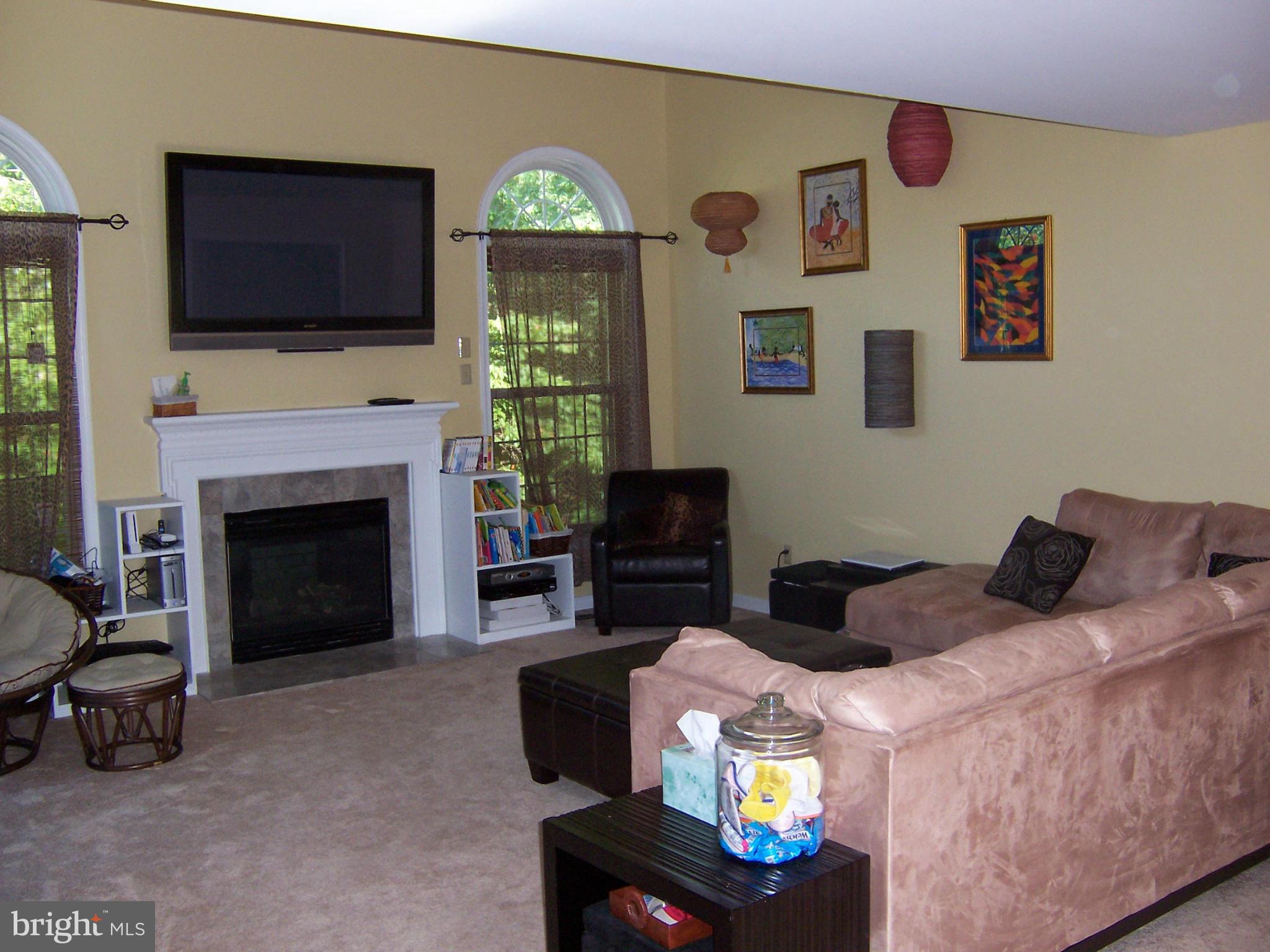 TREEVIEW ESTATES - Residential Lease