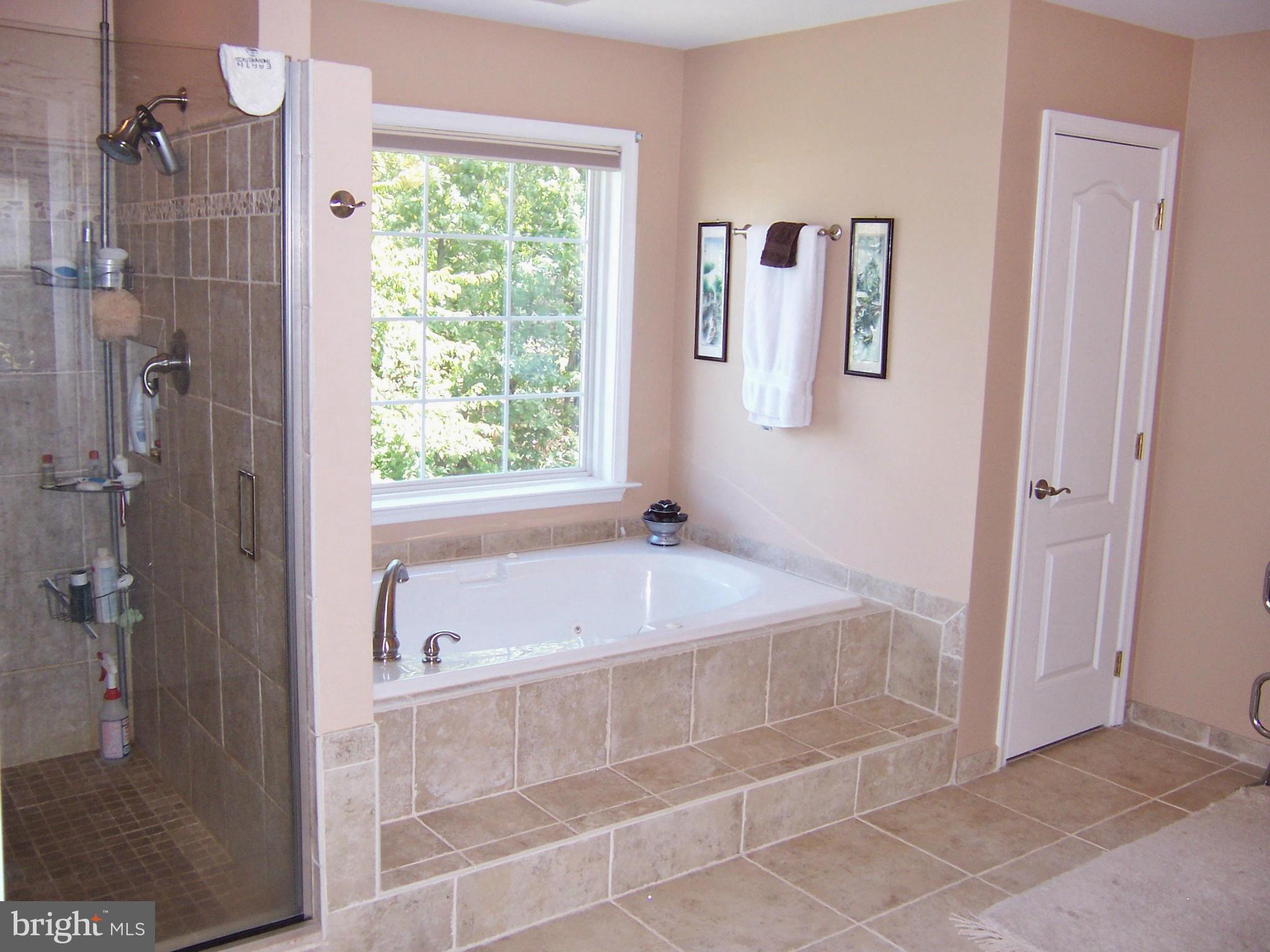 TREEVIEW ESTATES - Residential Lease