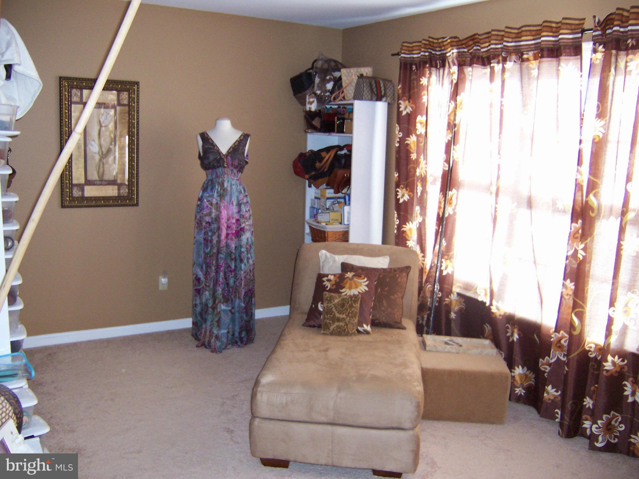 TREEVIEW ESTATES - Residential Lease