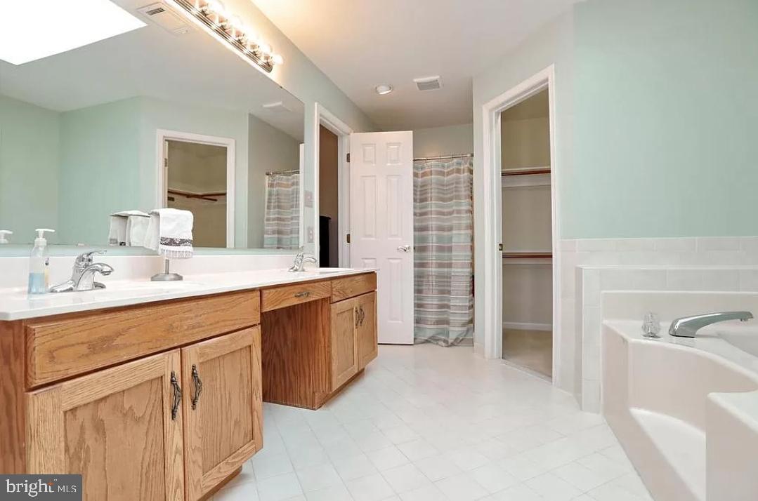 KINGS GRANT - Residential