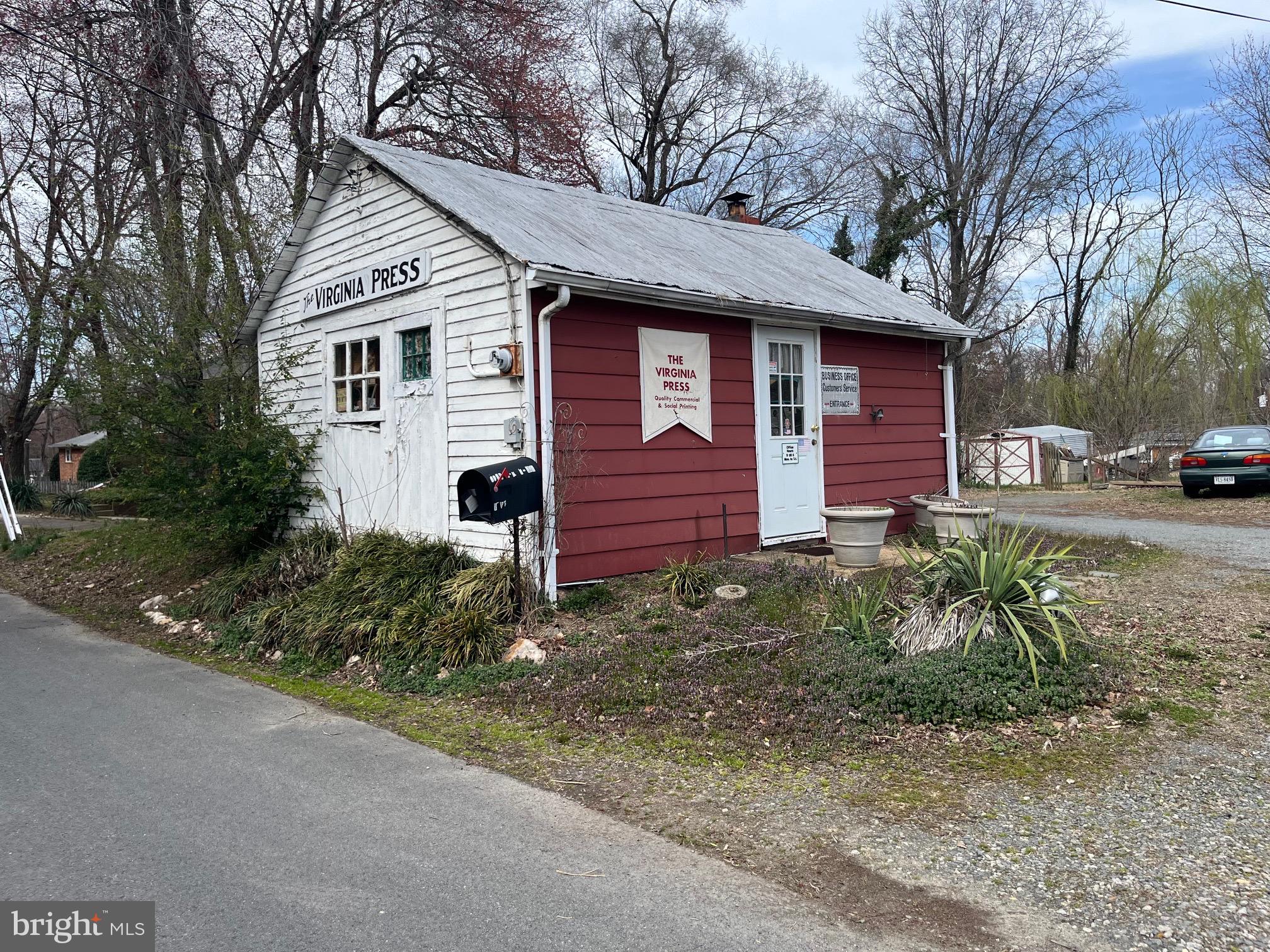 MOORE AND OLIVER - Land