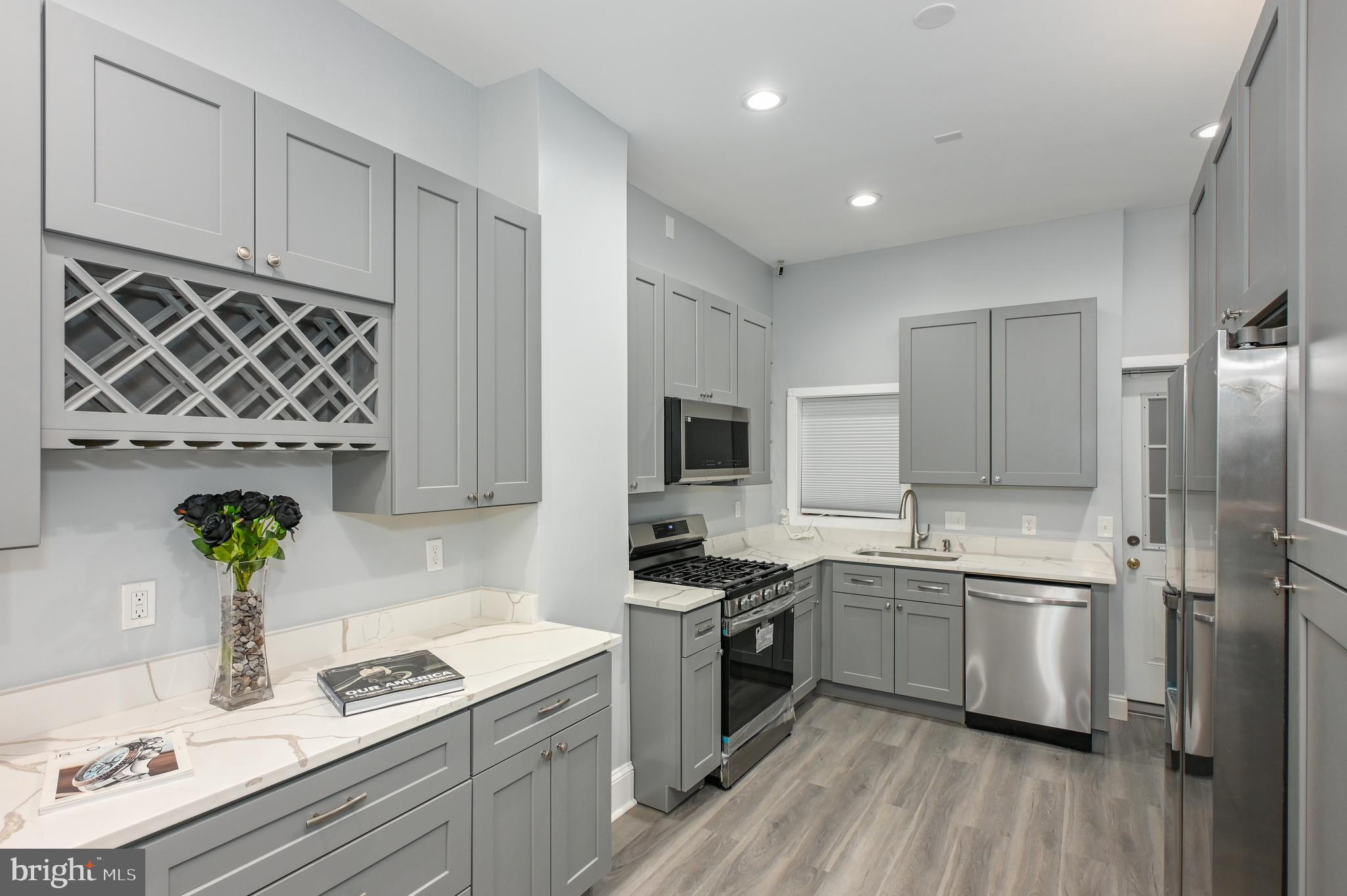 BIDDLE STREET - Residential