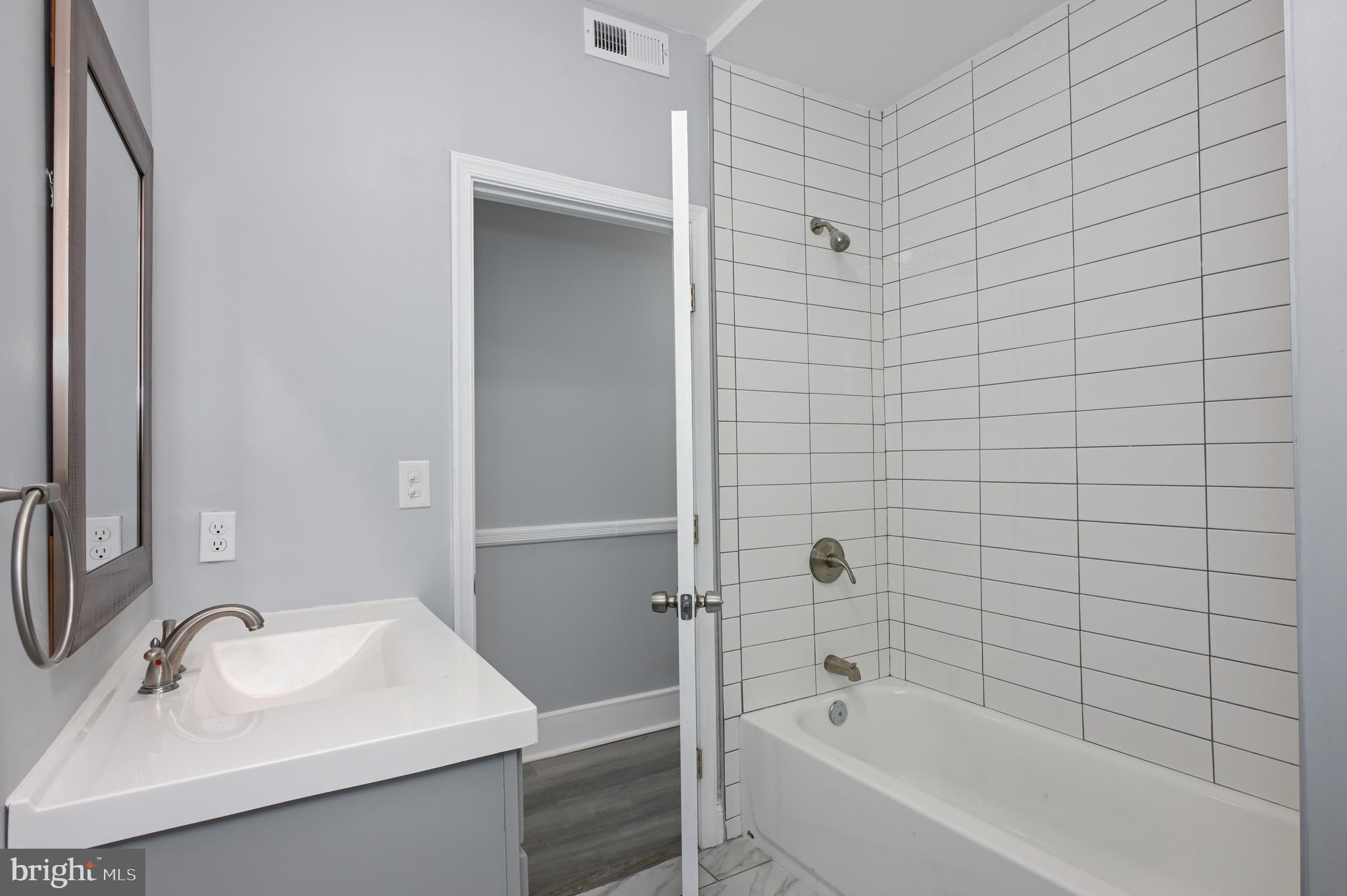 BIDDLE STREET - Residential