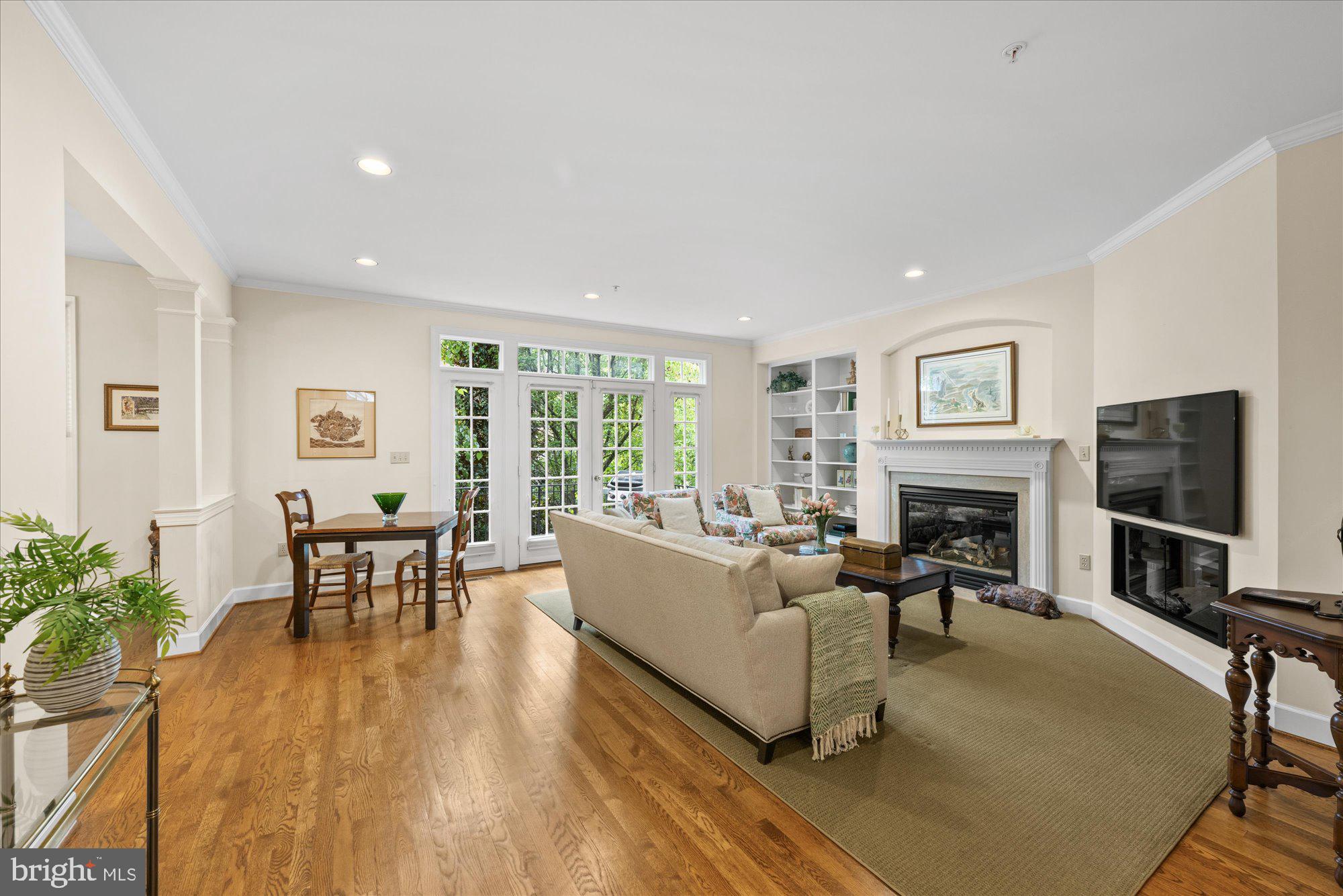 RIVER FALLS - Residential