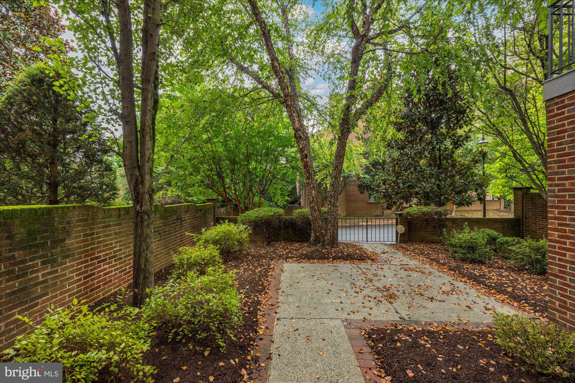 RIVER FALLS - Residential