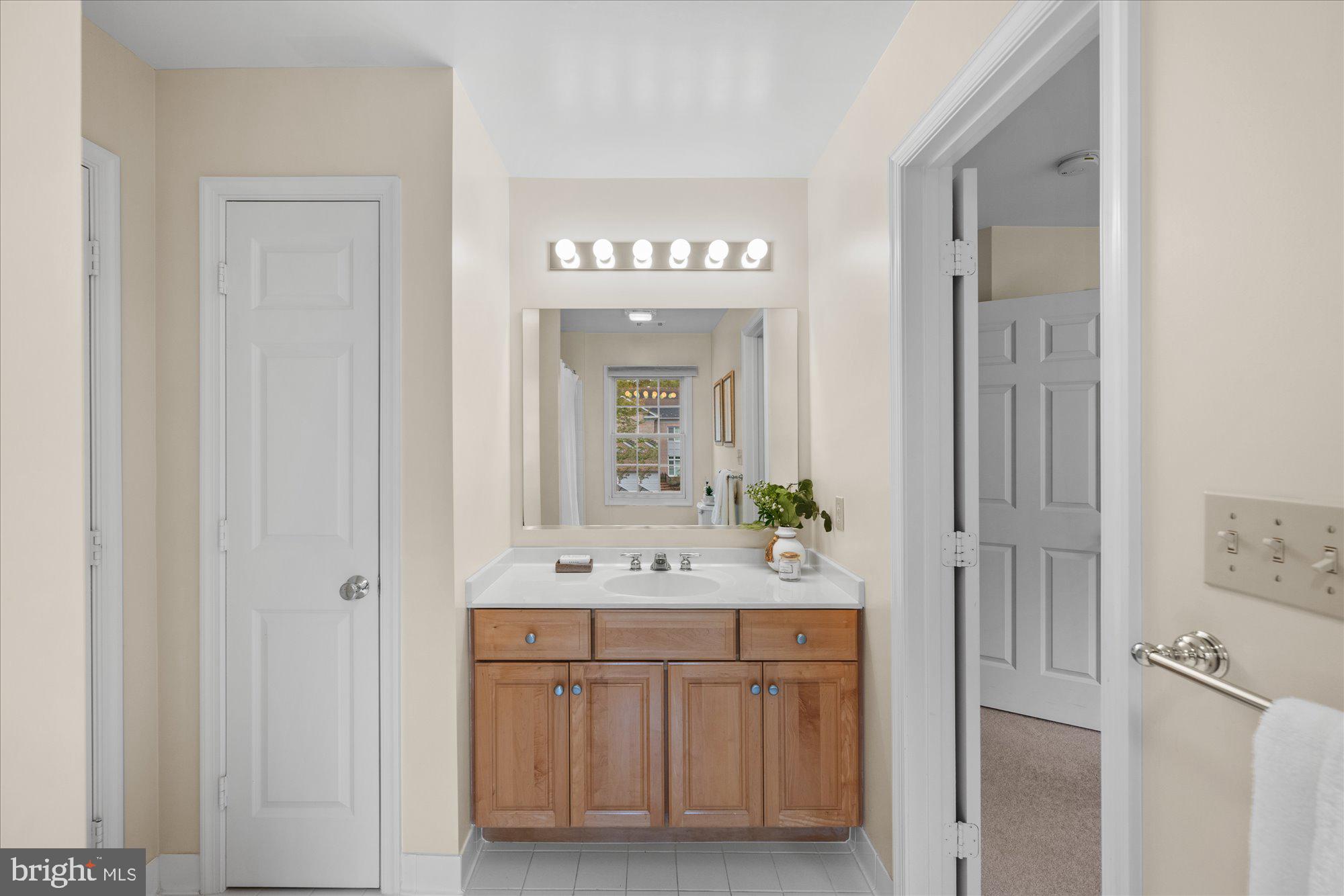 RIVER FALLS - Residential