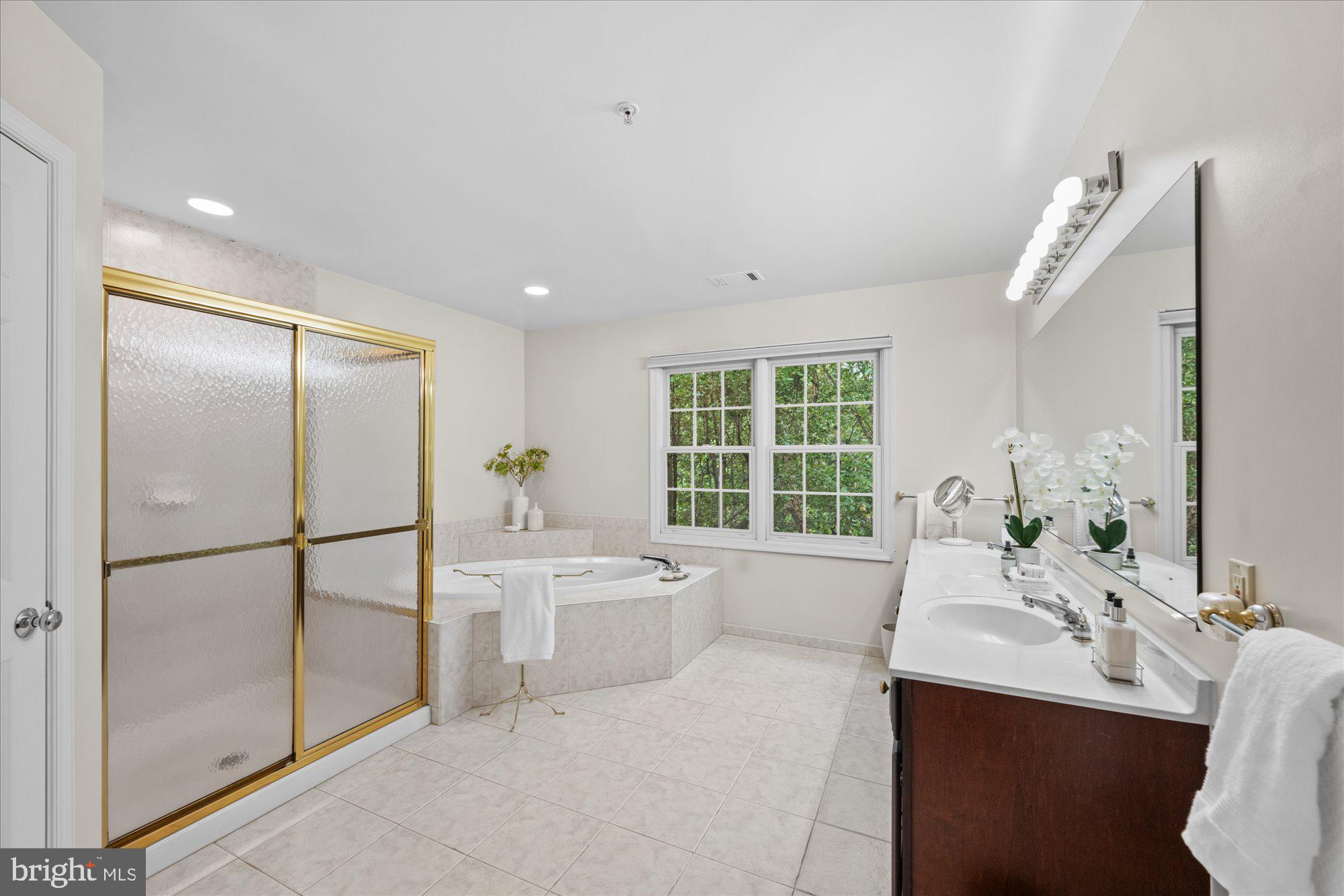 RIVER FALLS - Residential