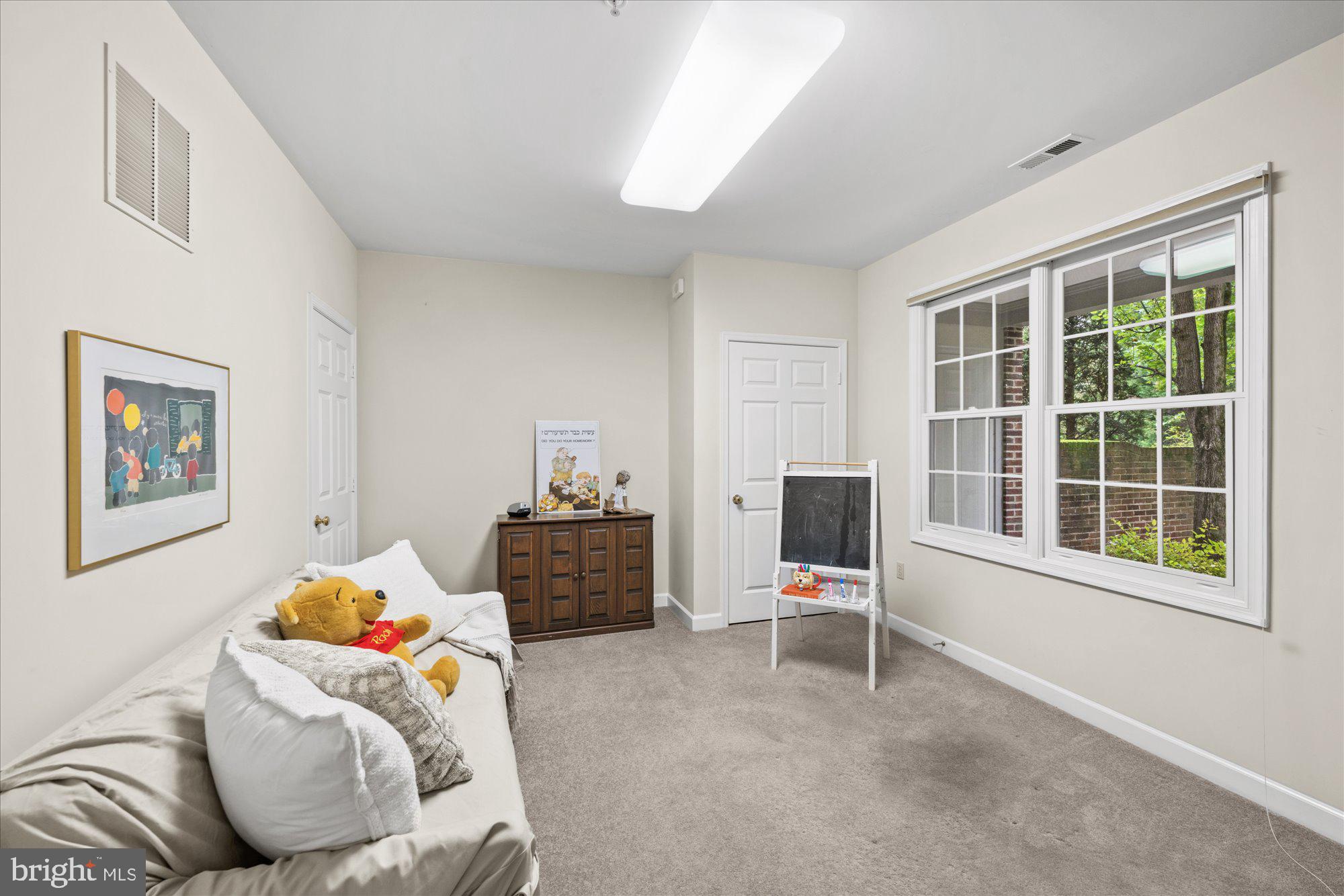 RIVER FALLS - Residential