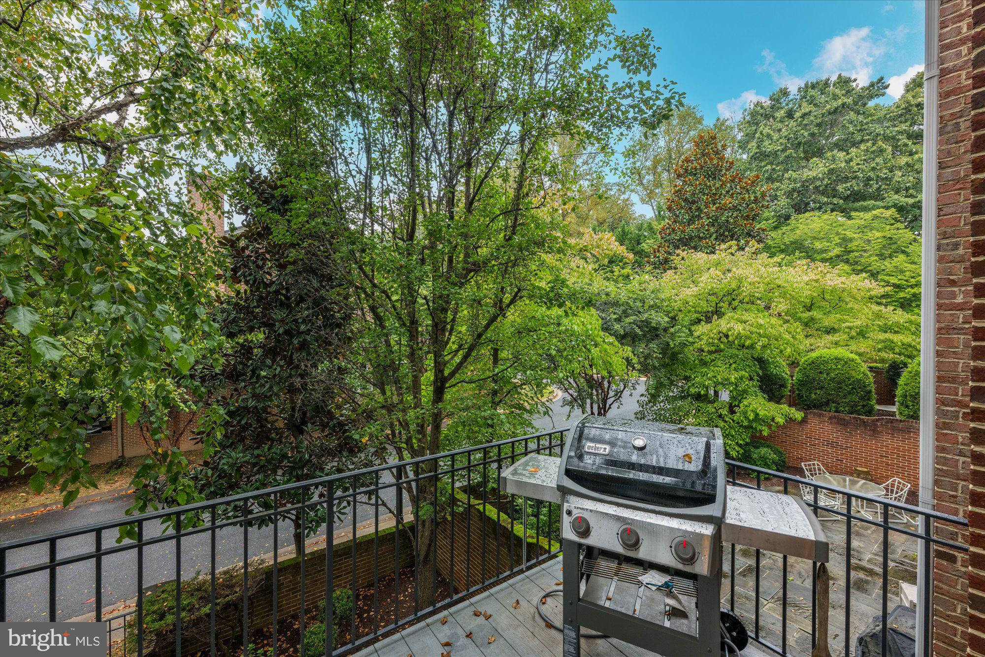 RIVER FALLS - Residential