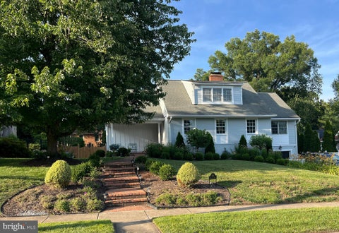 Homes For Sale - 904 Waynewood Boulevard<br/> ALEXANDRIA, VA 22308
