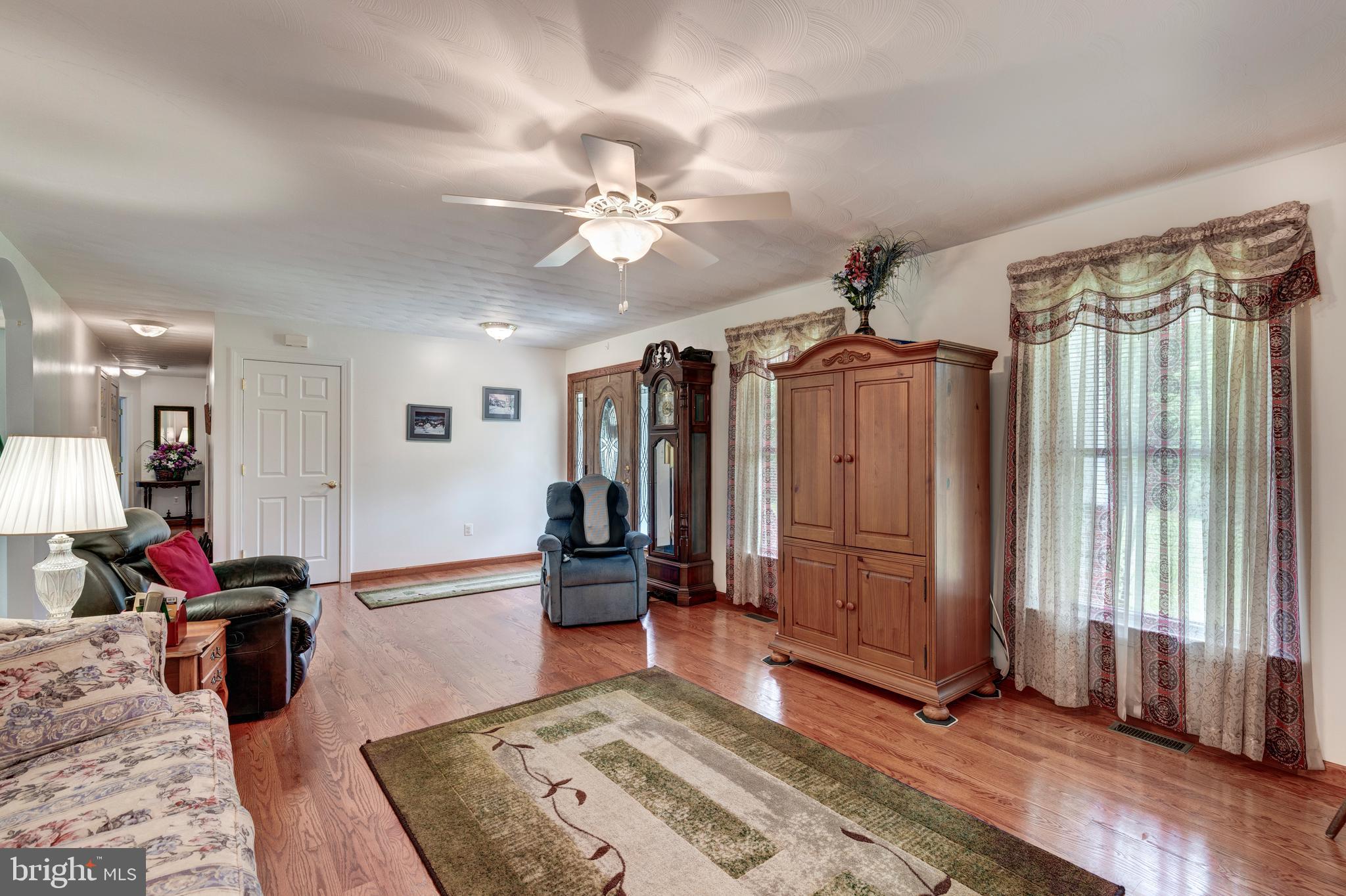 DEER CHASE - Residential