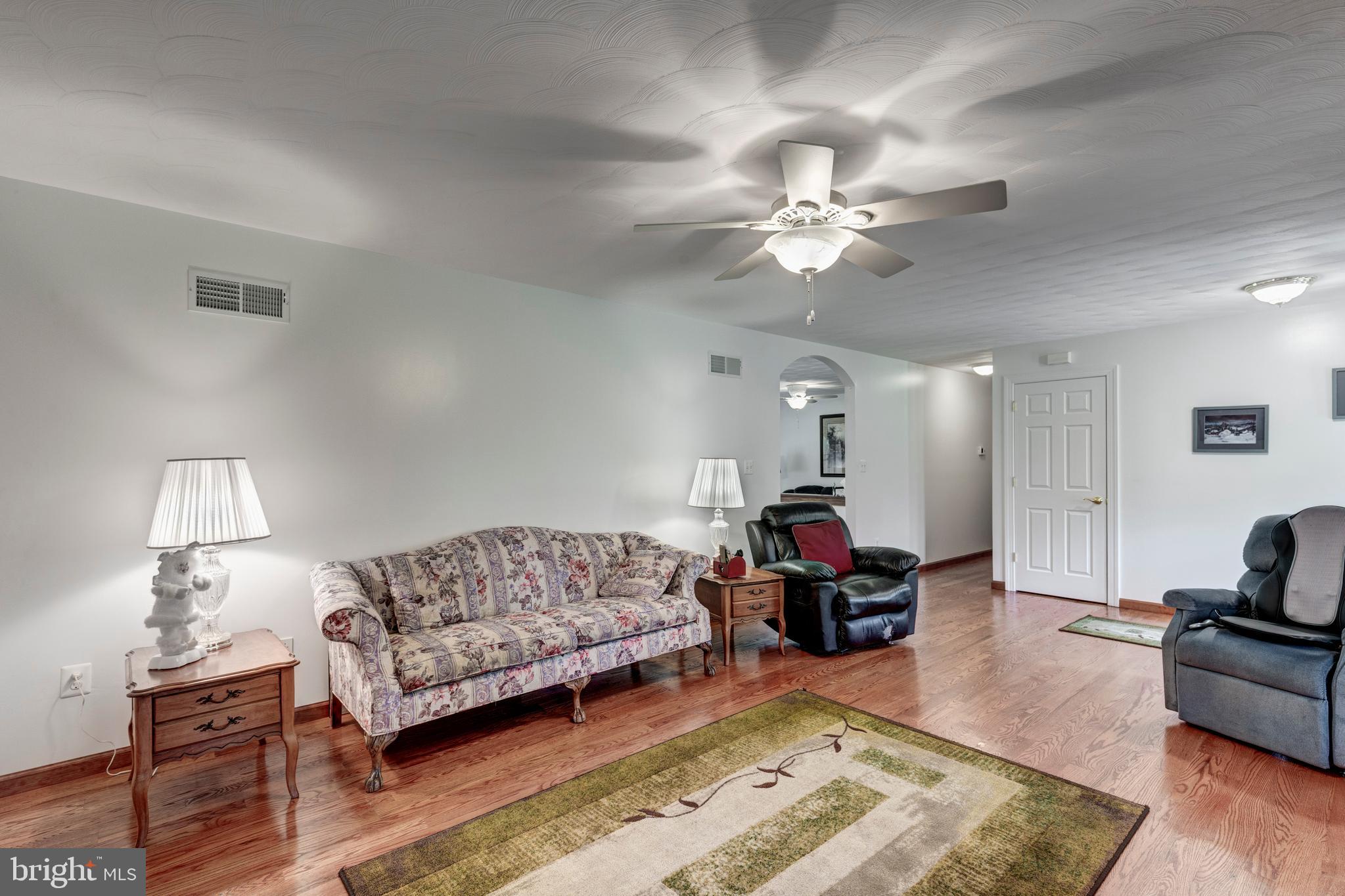 DEER CHASE - Residential