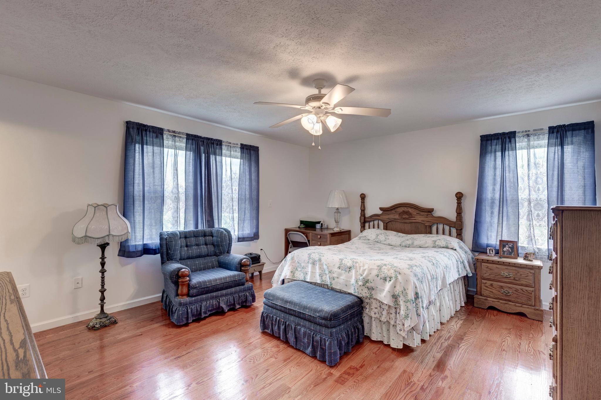 DEER CHASE - Residential