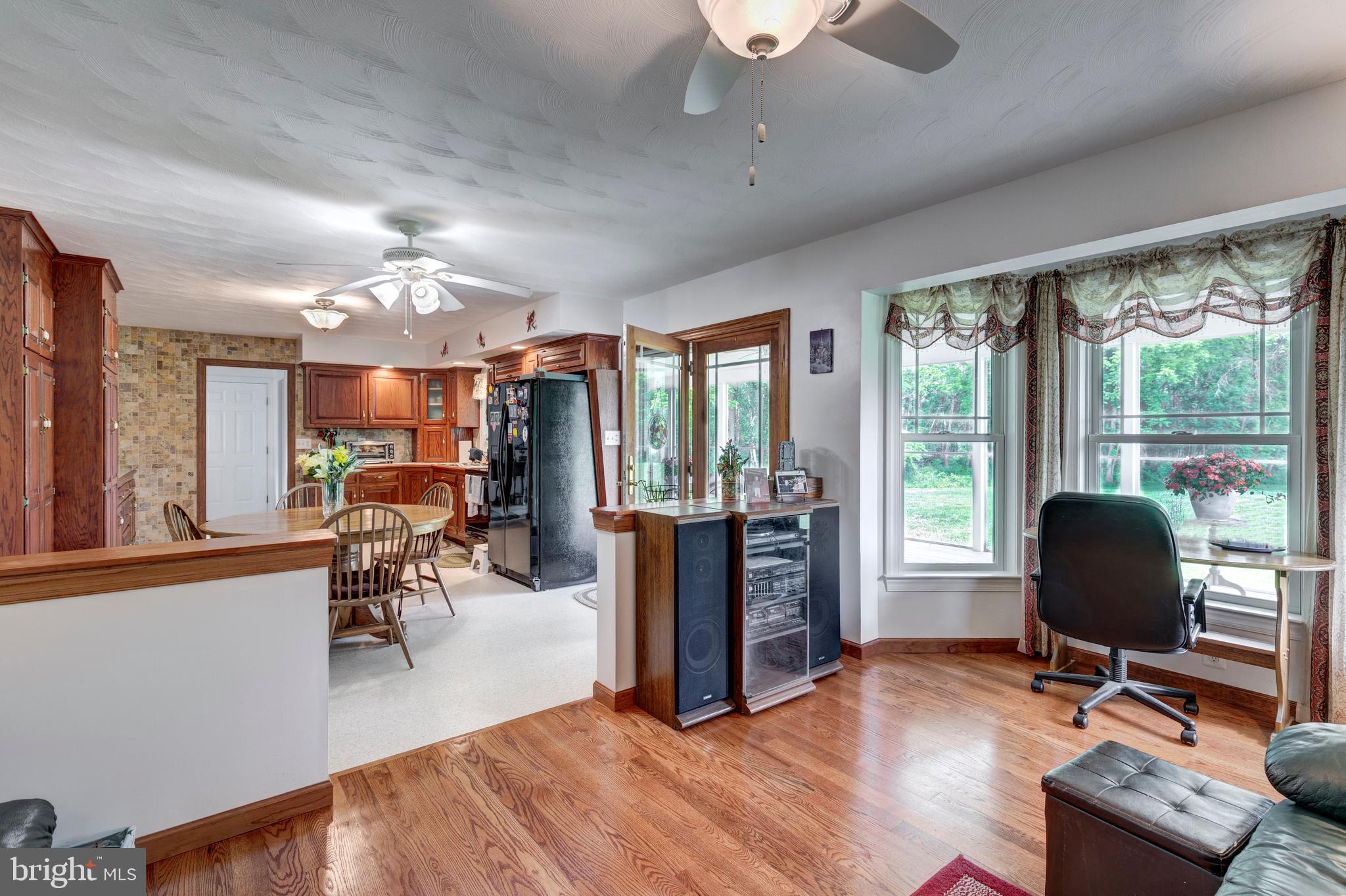 DEER CHASE - Residential