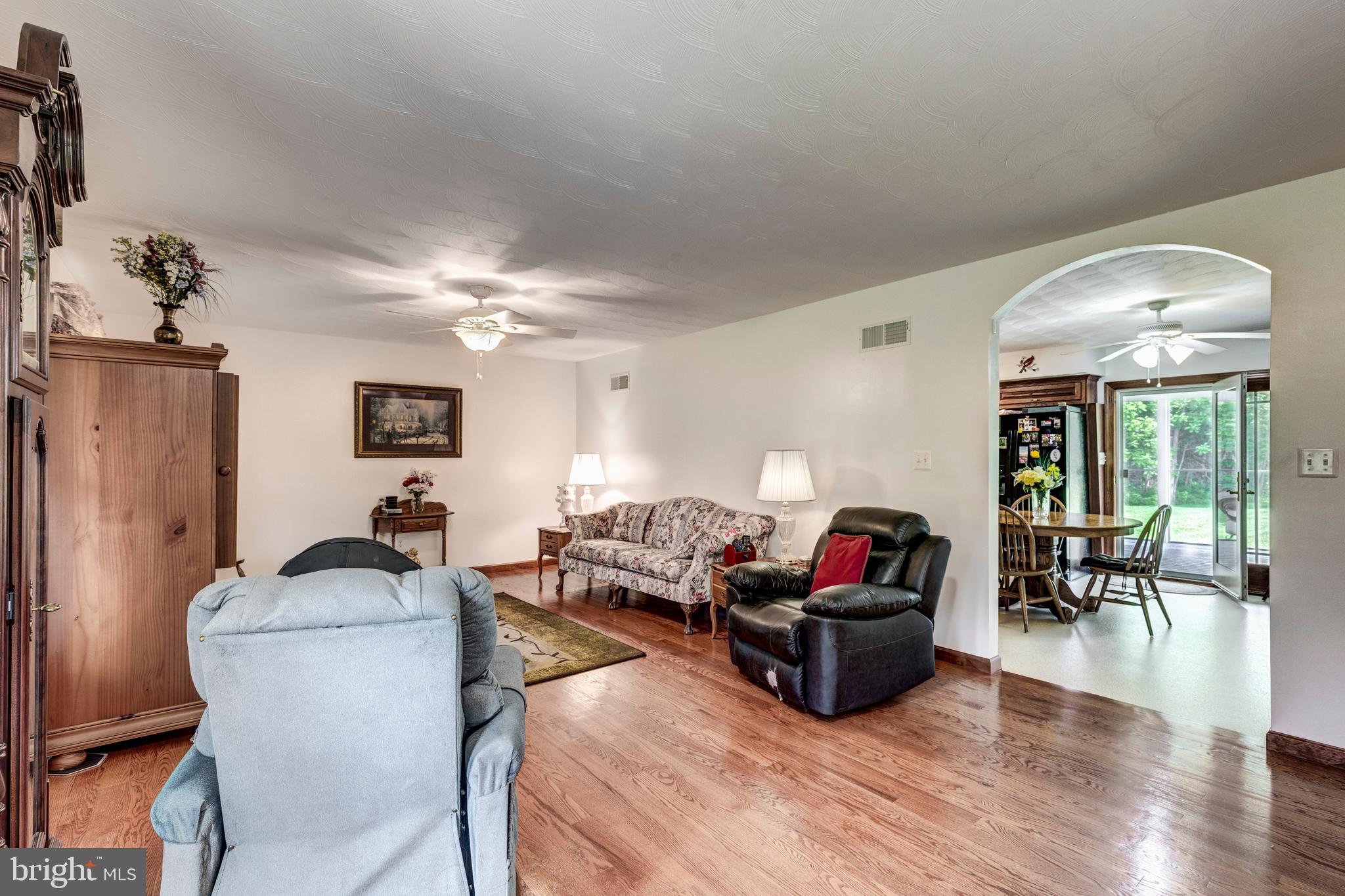 DEER CHASE - Residential