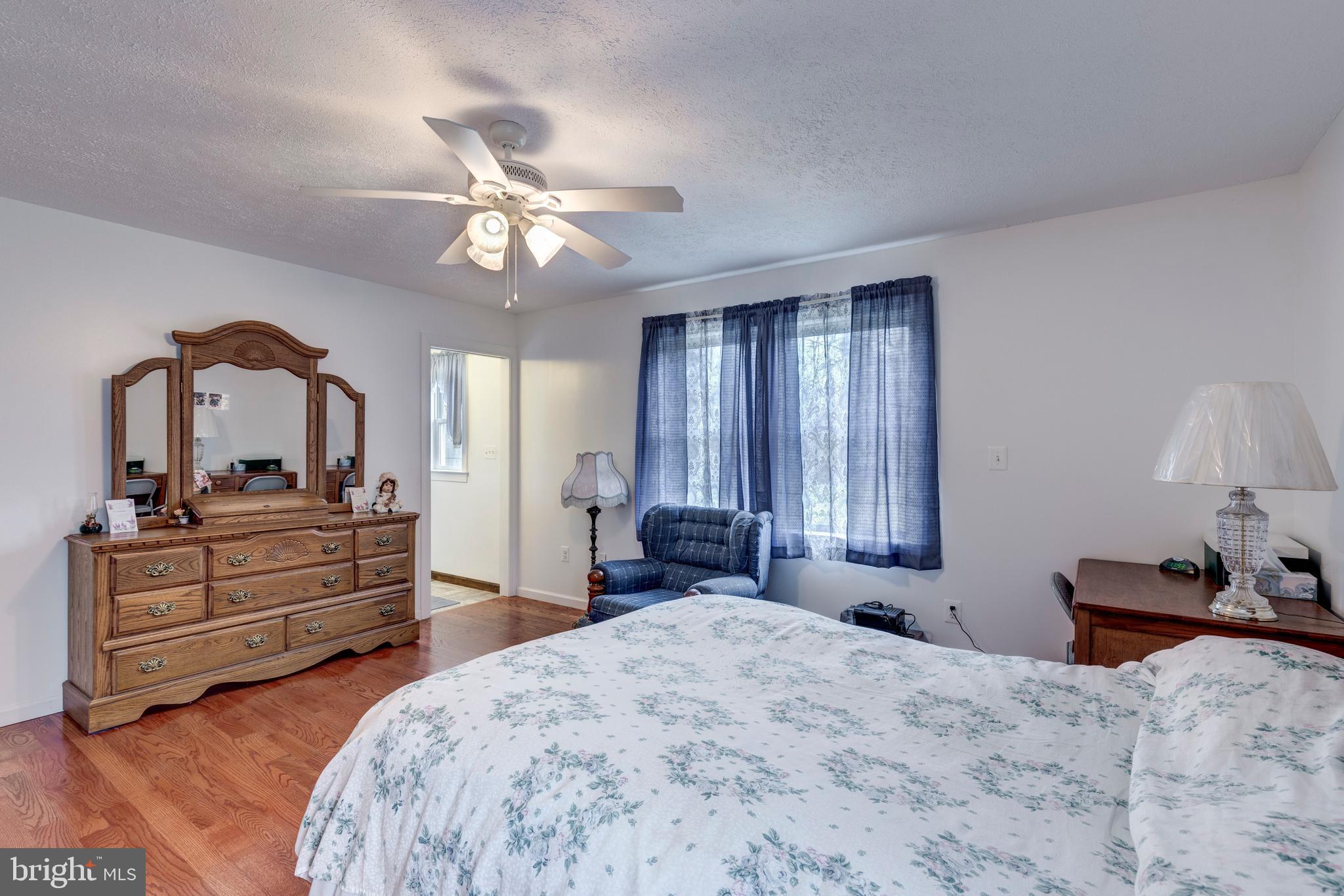 DEER CHASE - Residential