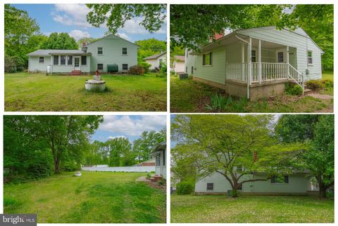 Photo of 12709 Eastern Avenue, BALTIMORE, MD 21220 (MLS # MDBC2153378)