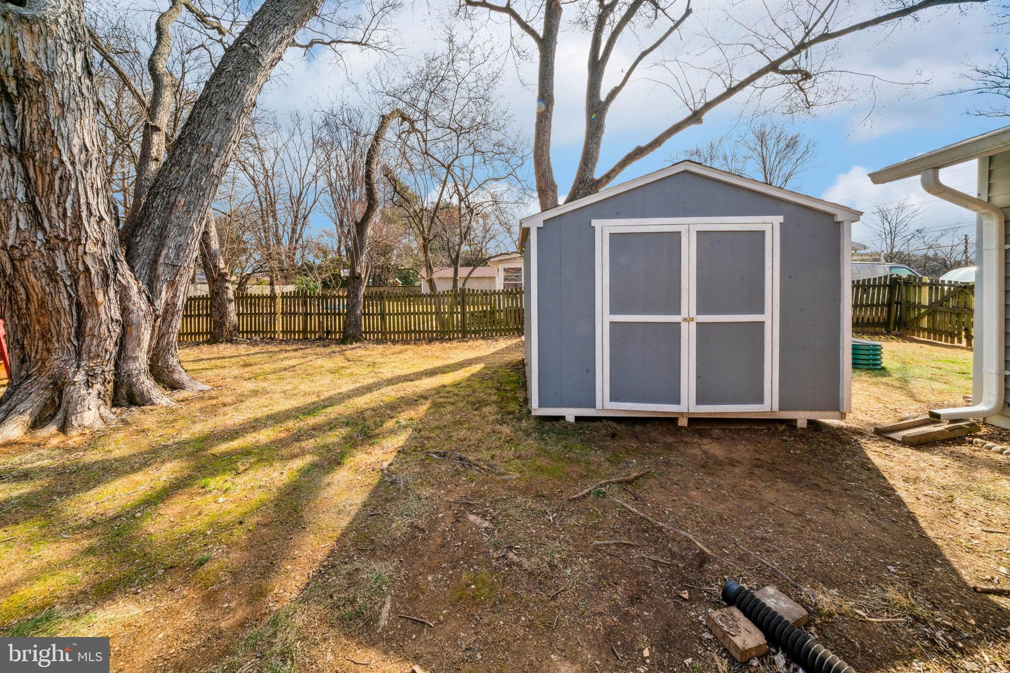 REDLAND KNOLLS - Residential