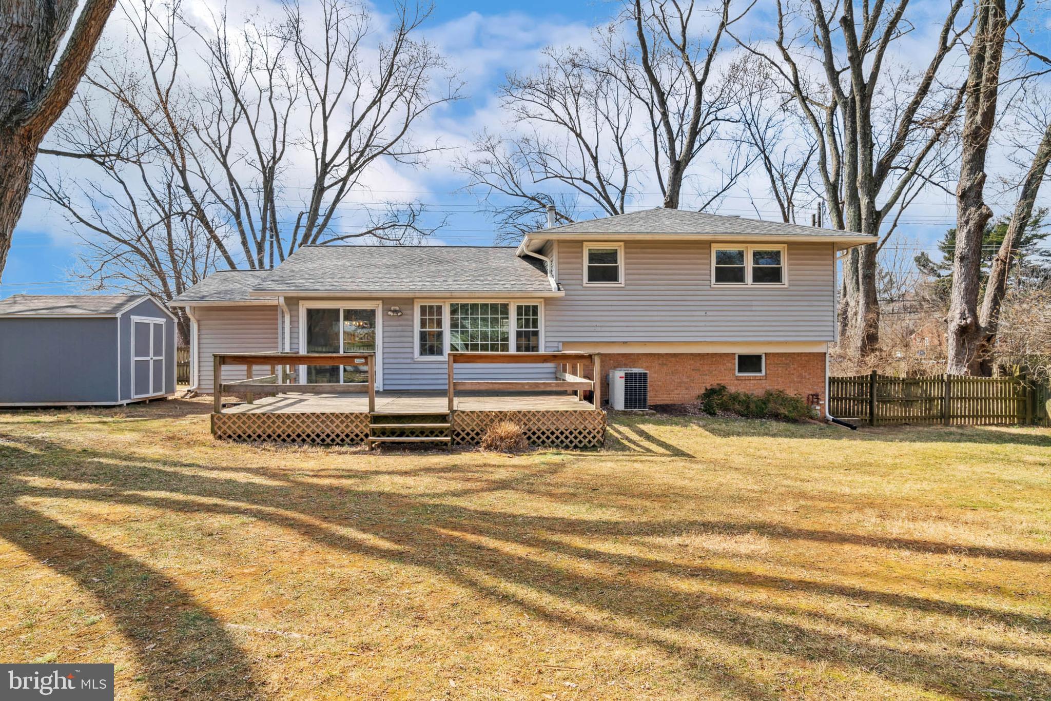 REDLAND KNOLLS - Residential