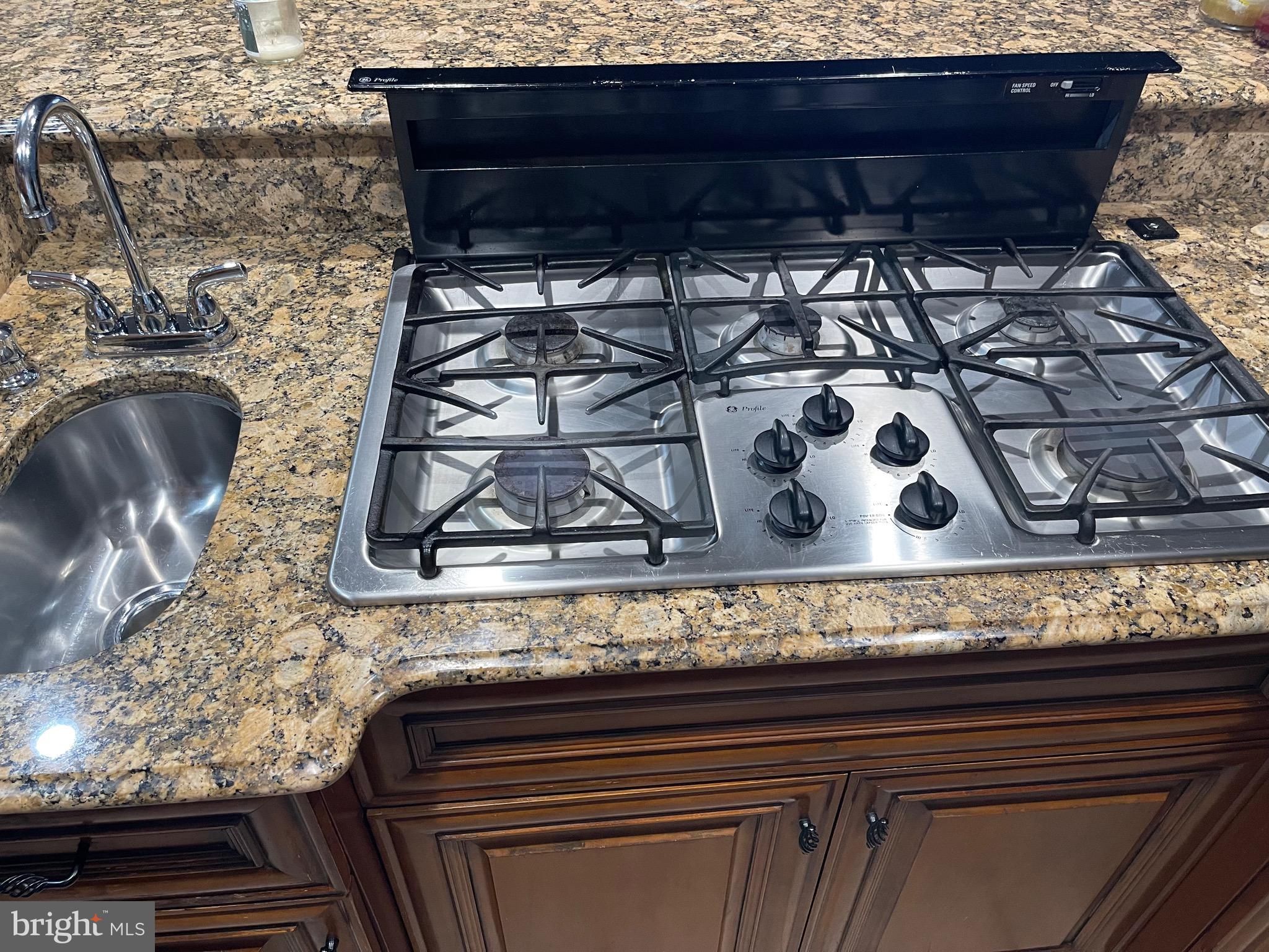 COLONIAL PARK - Residential