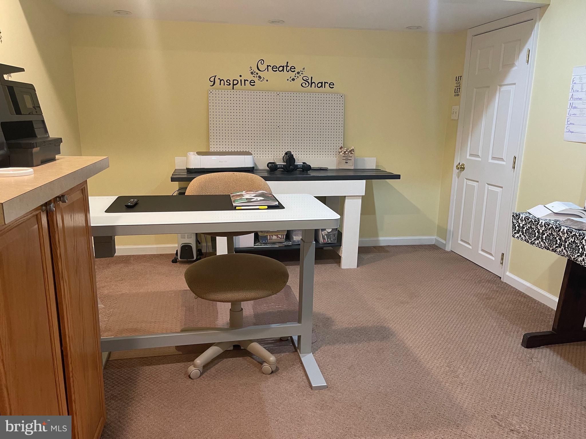 COLONIAL PARK - Residential