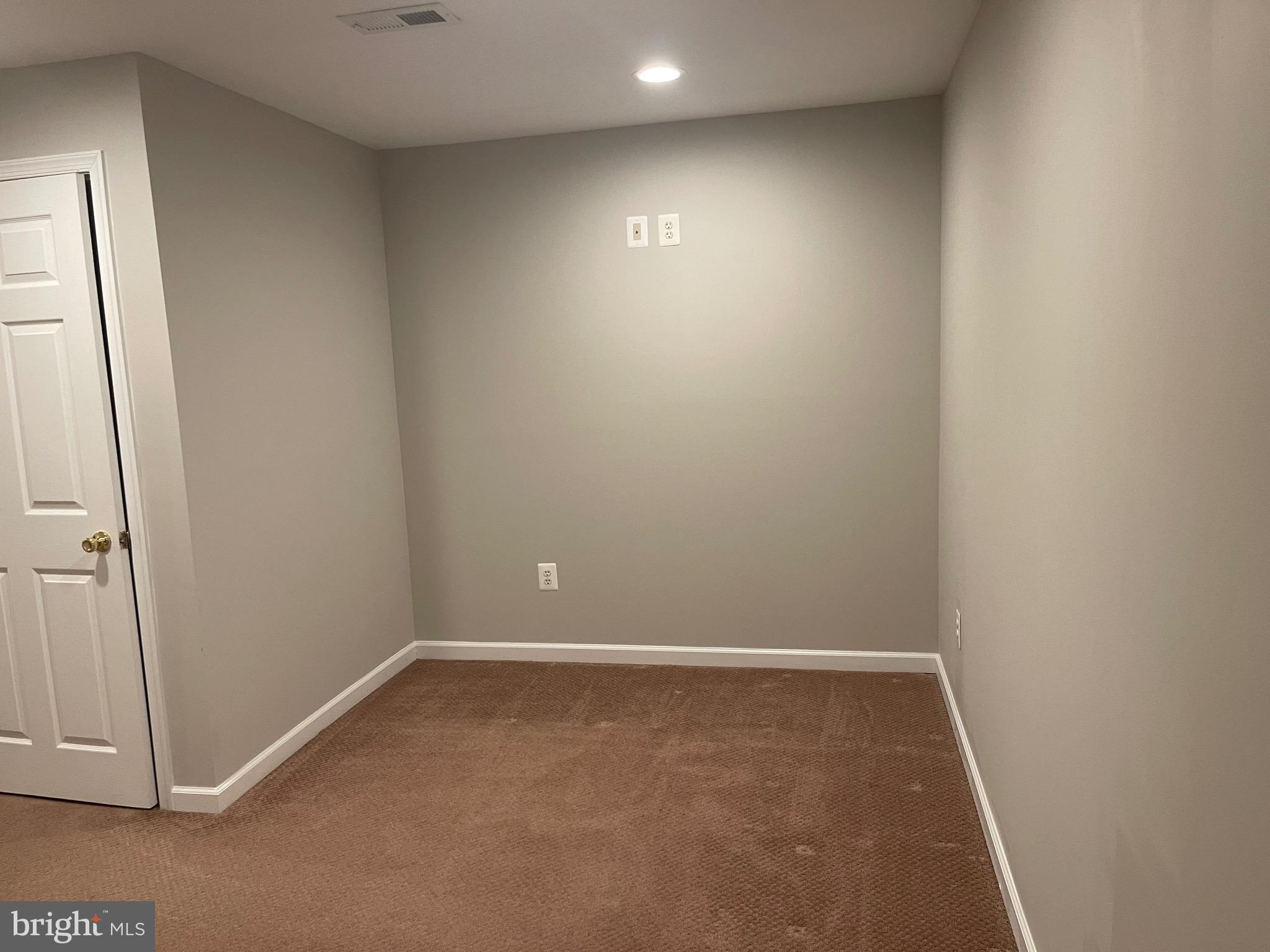 COLONIAL PARK - Residential