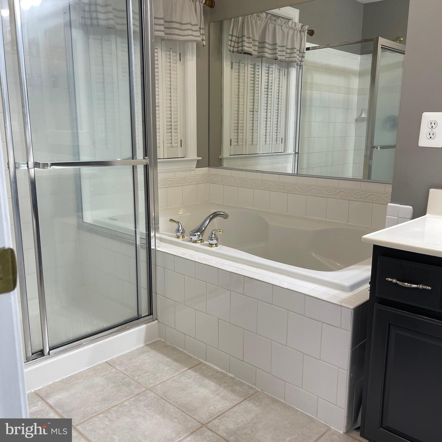 COLONIAL PARK - Residential