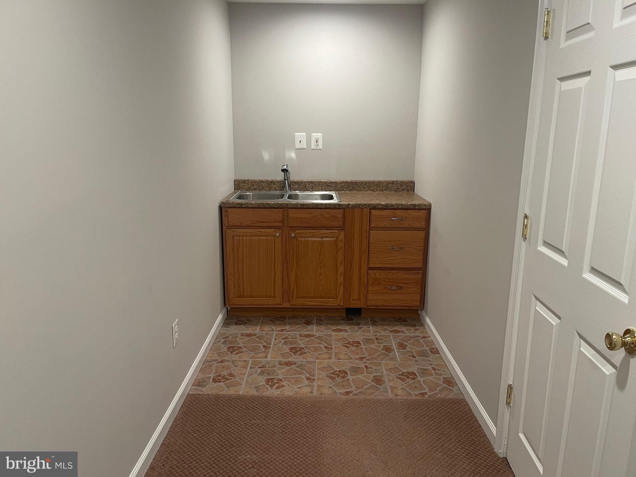 COLONIAL PARK - Residential