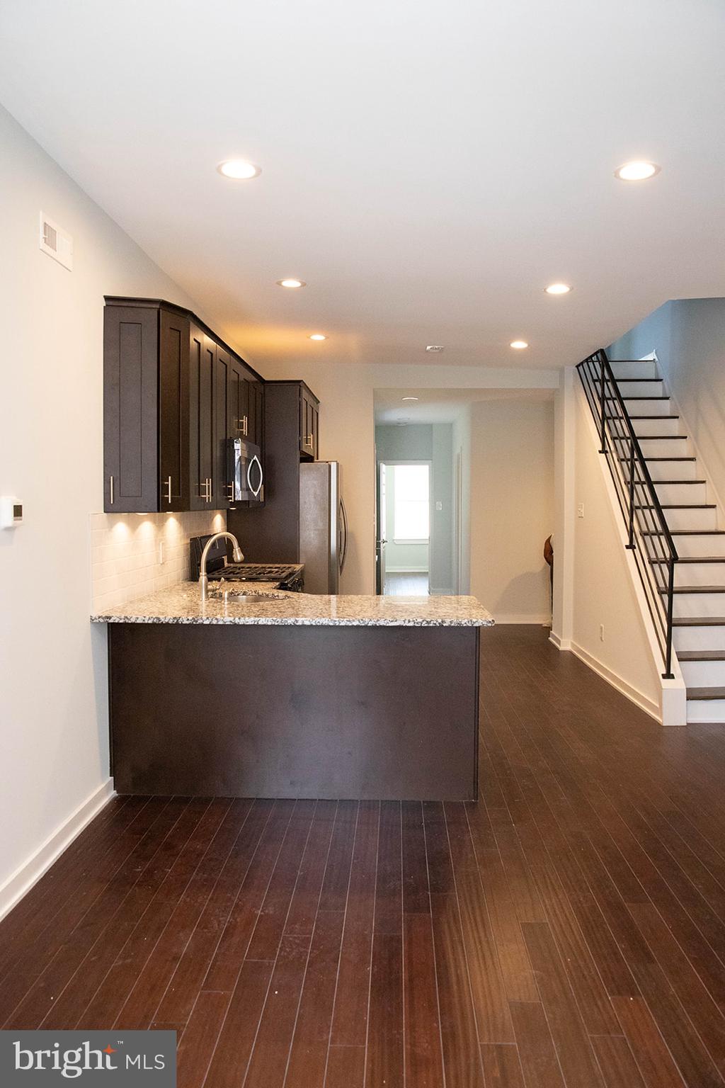 TEMPLE UNIVERSITY - Residential Lease