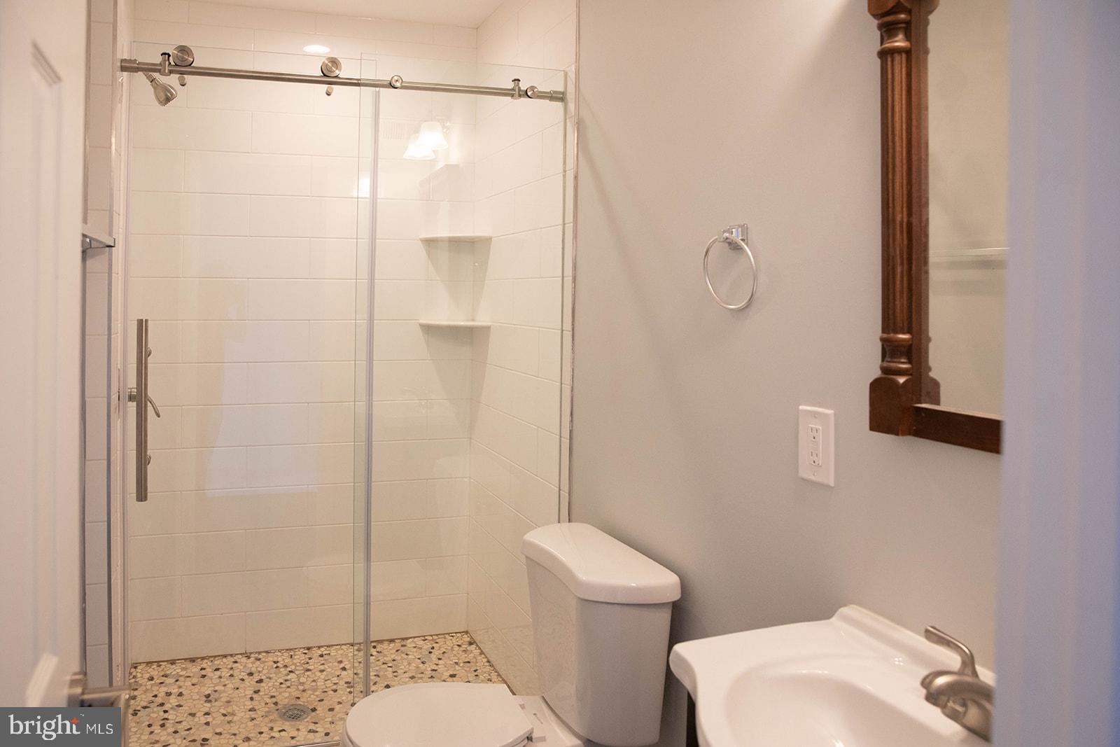 TEMPLE UNIVERSITY - Residential Lease