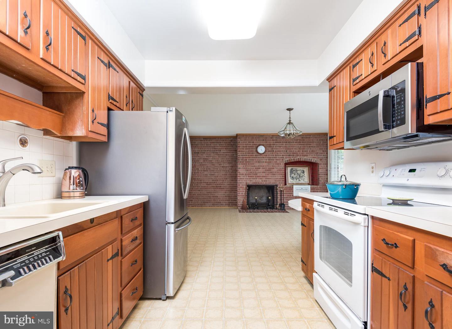 CARDINAL FOREST - Residential Lease