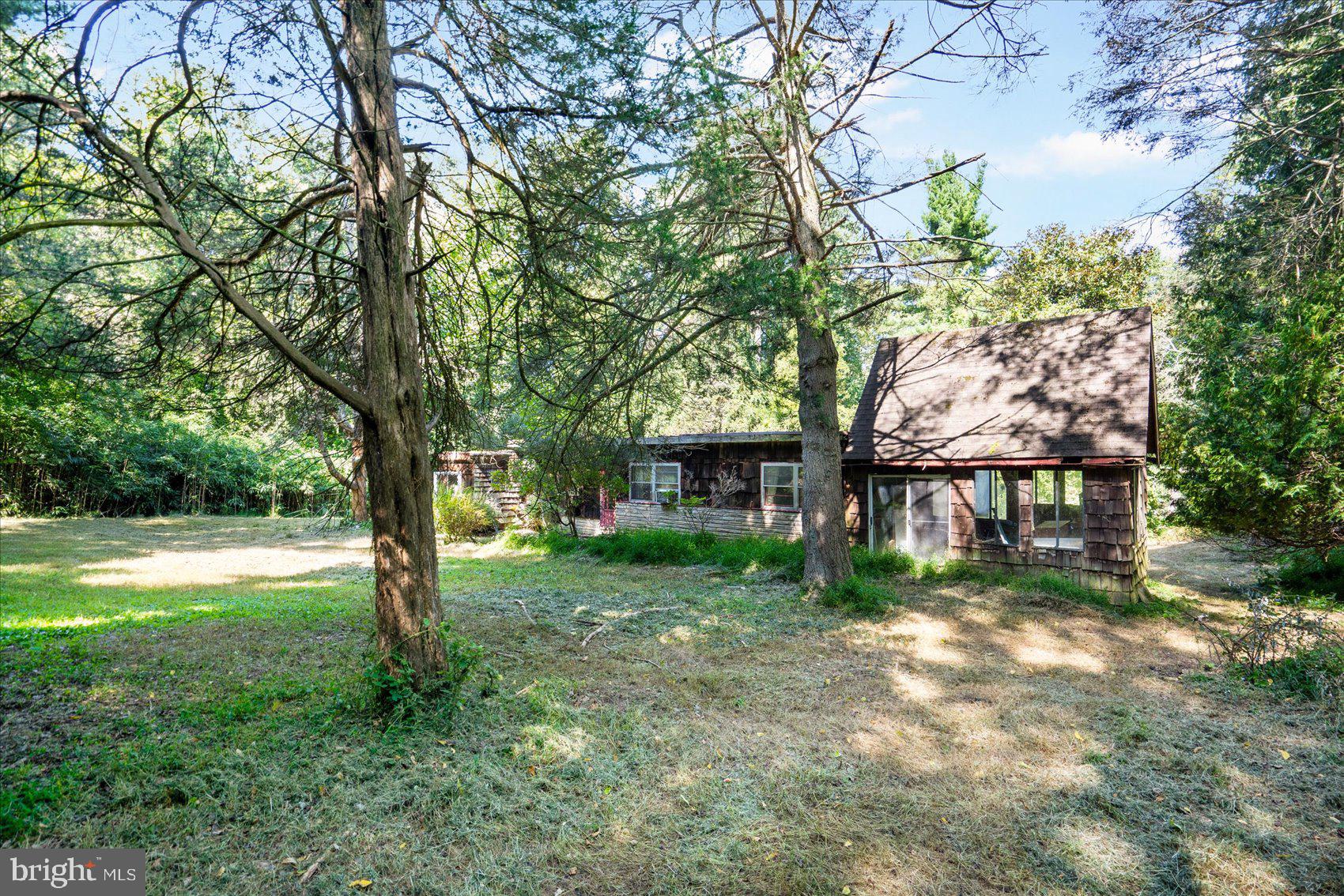 12643 GREENSPRING AVENUE