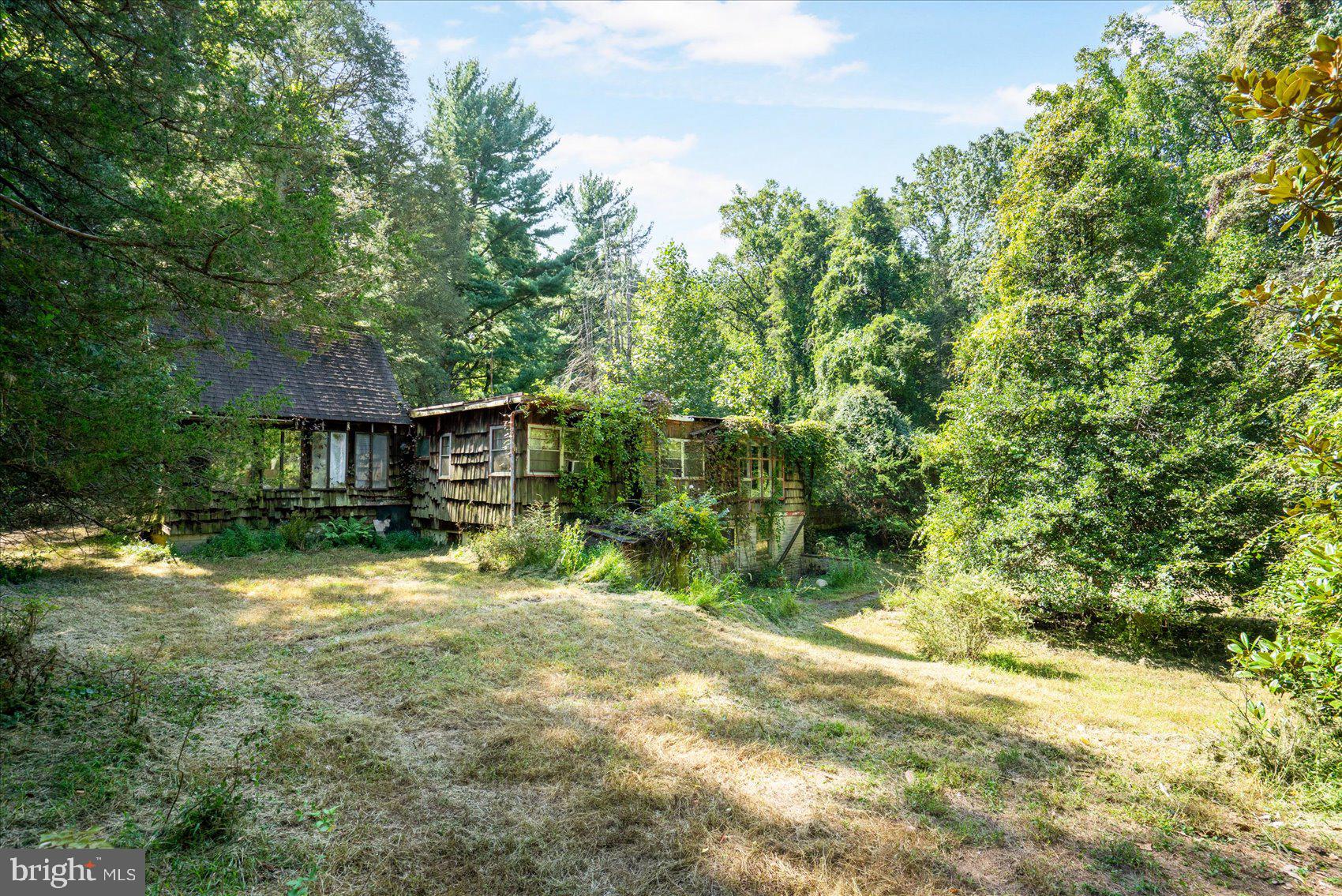 12643 GREENSPRING AVENUE