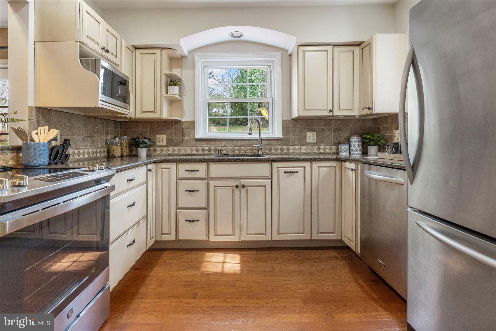 KINGSVILLE - Residential