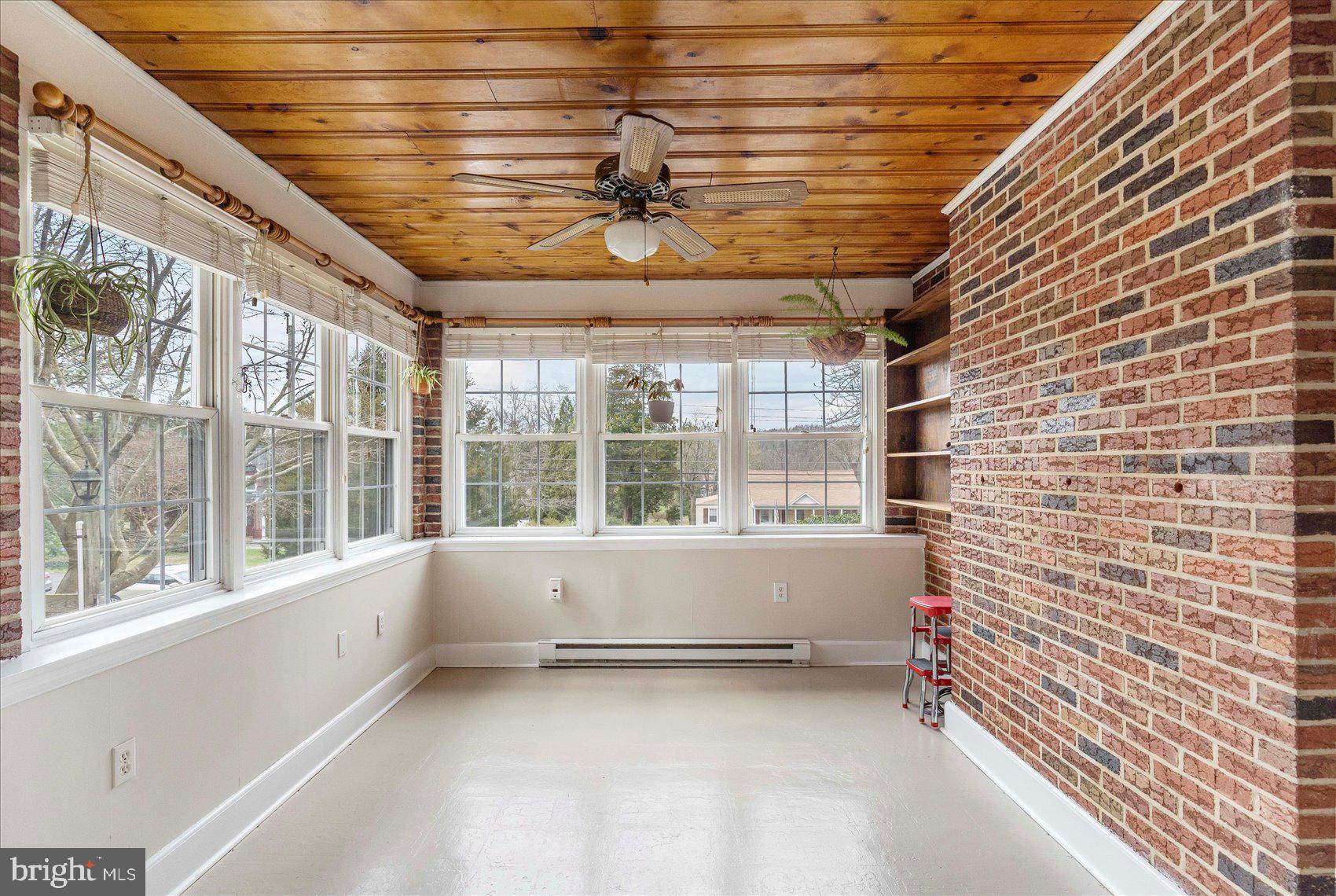 KINGSVILLE - Residential