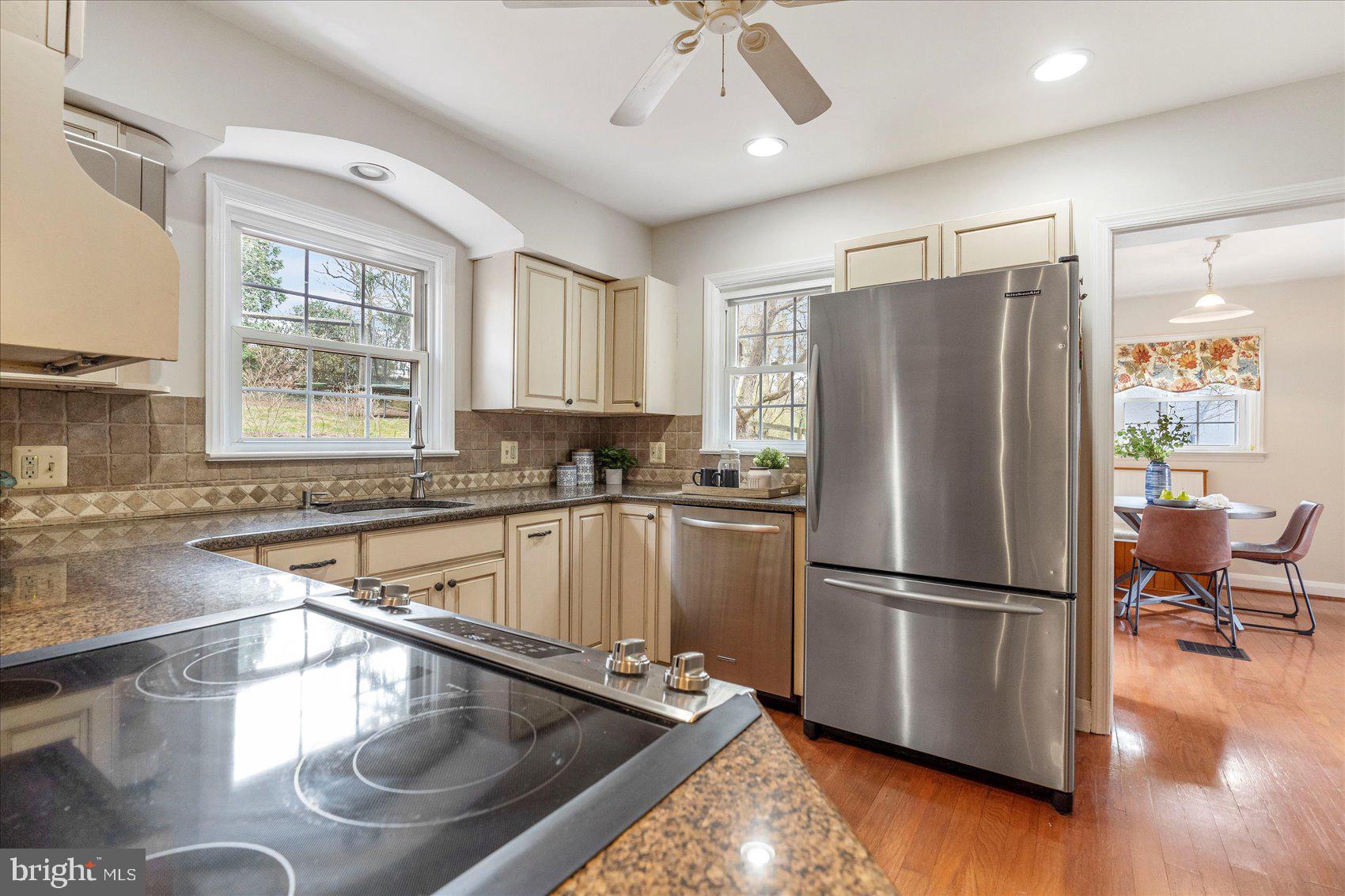 KINGSVILLE - Residential