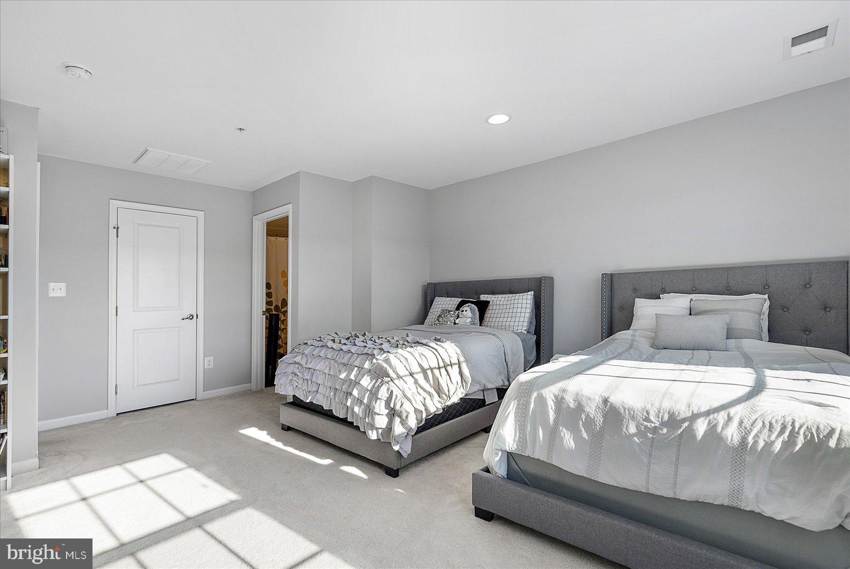 O'DONNELL SQUARE - Residential